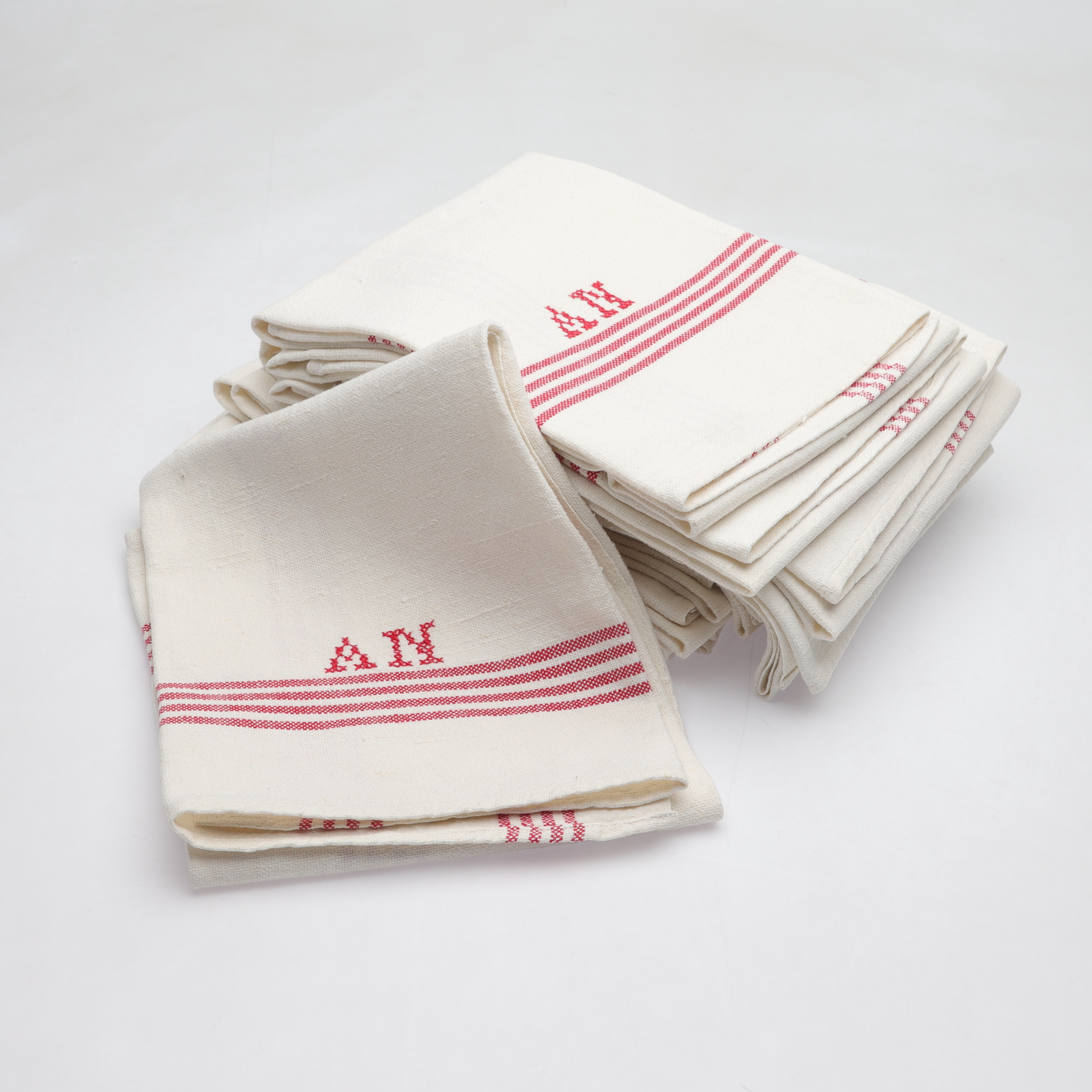 KÖKSHANDDUKAR, parti, 12 st, broderade, 1900-tal.