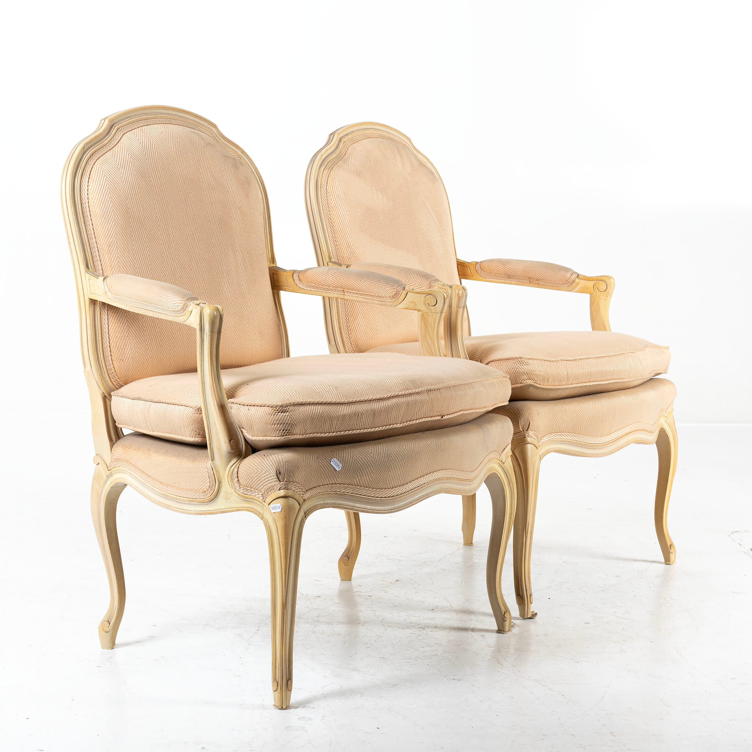 FÅTÖLJER, ett par, rokokostil, 1900-talets senare del.