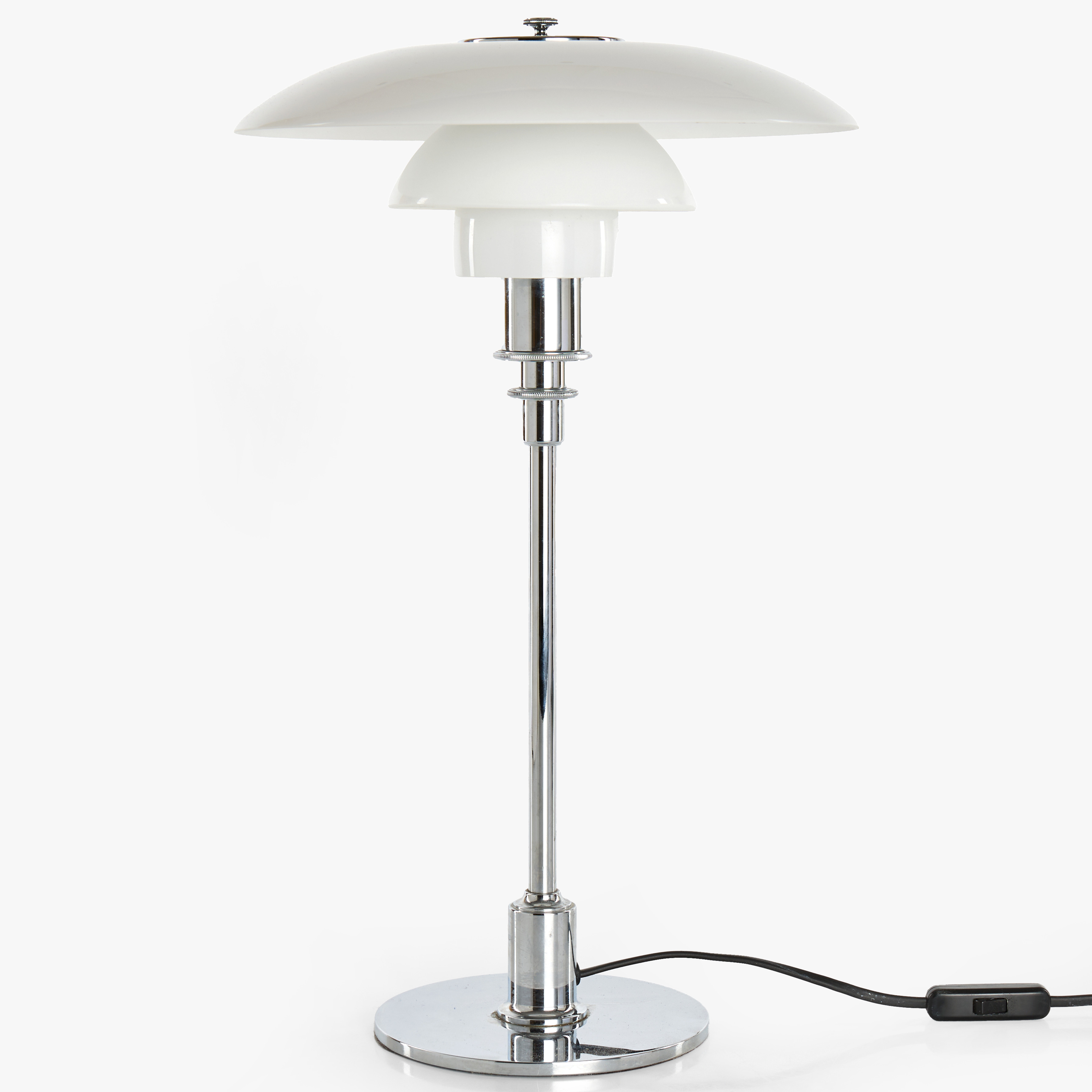 POUL HENNINGSEN, bordslampa, "PH 3/2", Louis Poulsen, kromad stomme, skärmar i opalglas.