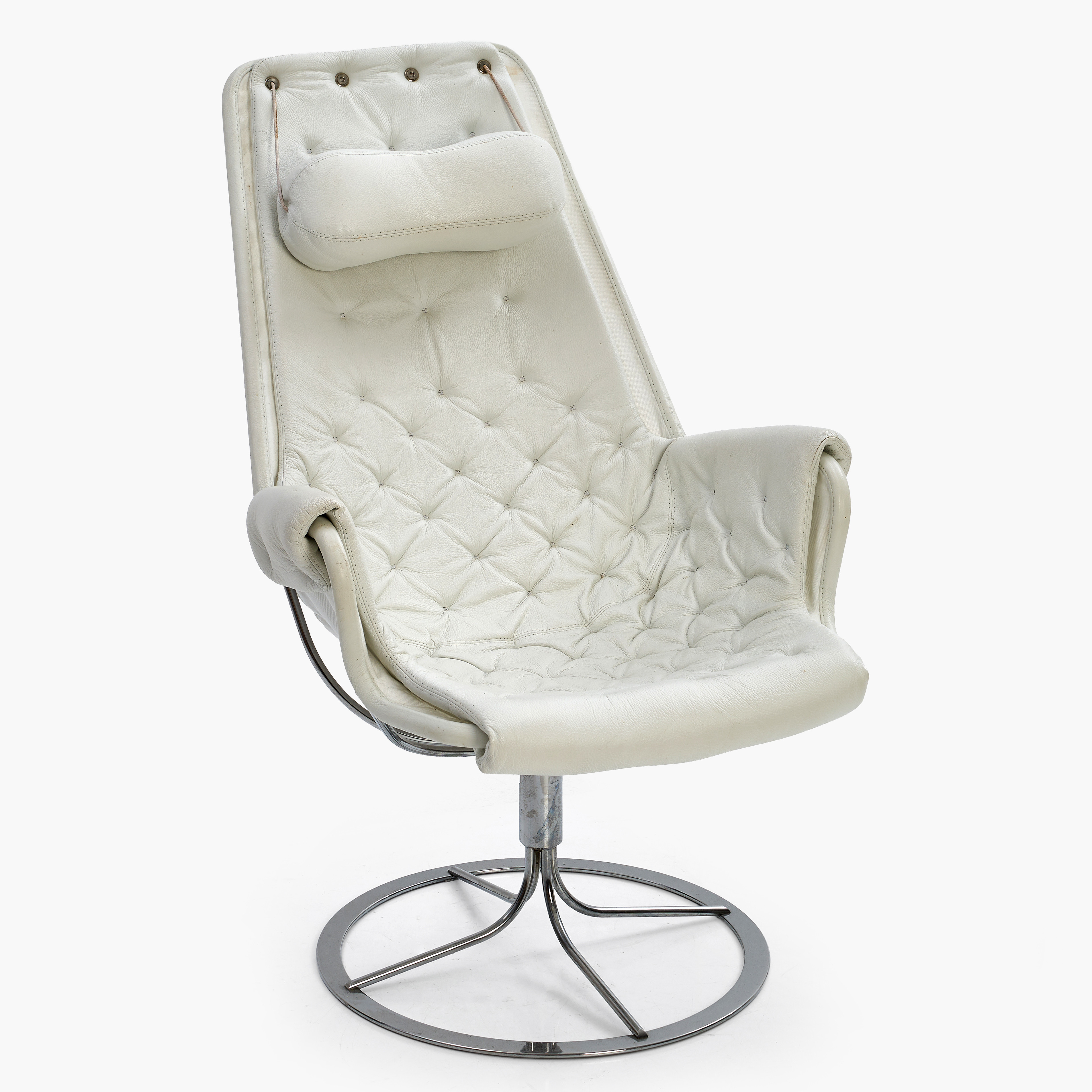 BRUNO MATHSSON. fåtölj, jetson, Dux, kromad metallstomme, vit skinnklädsel.