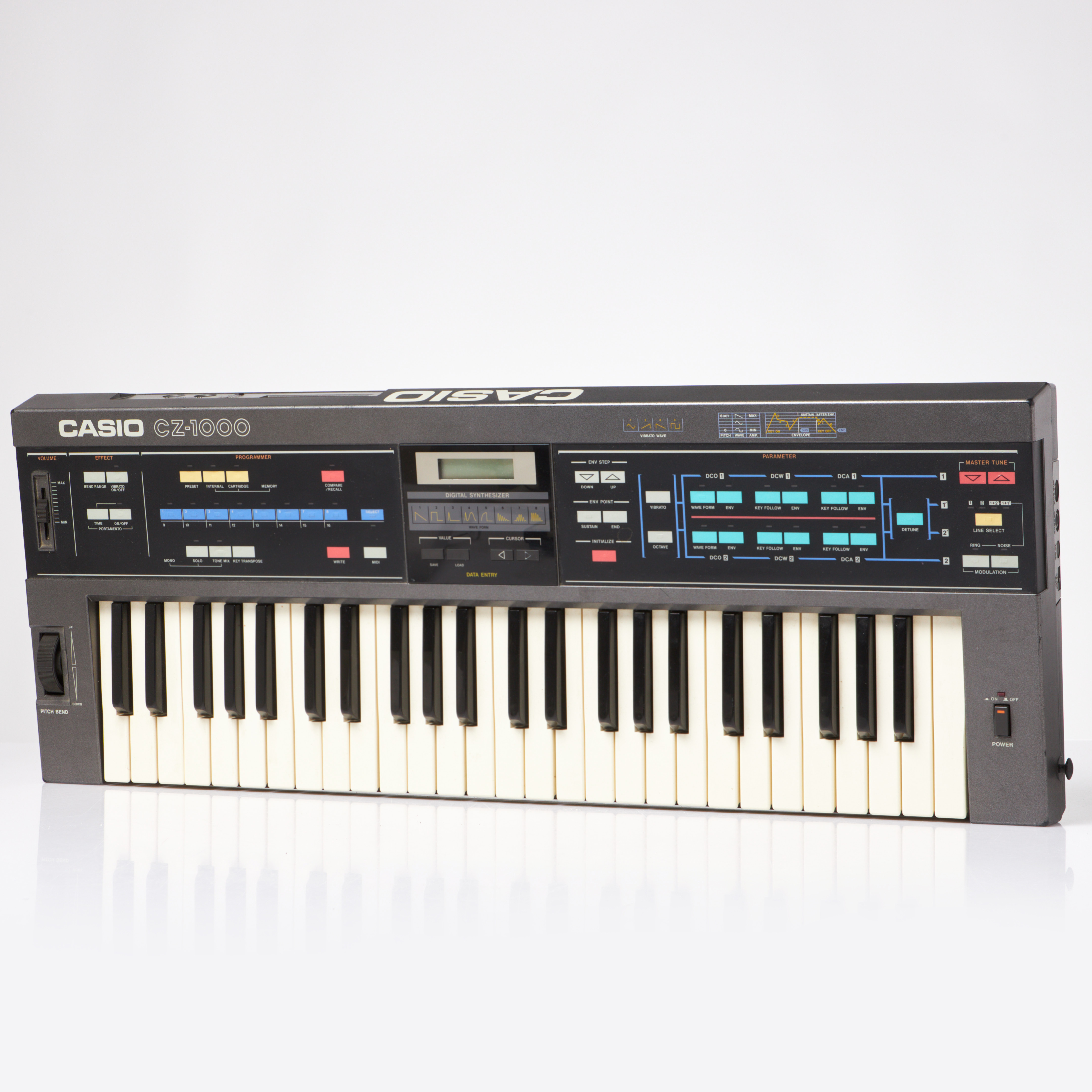 CASIO, CZ-1000 digital synthesizer, 49 tangenter, Made in Japan, 1980-tal.