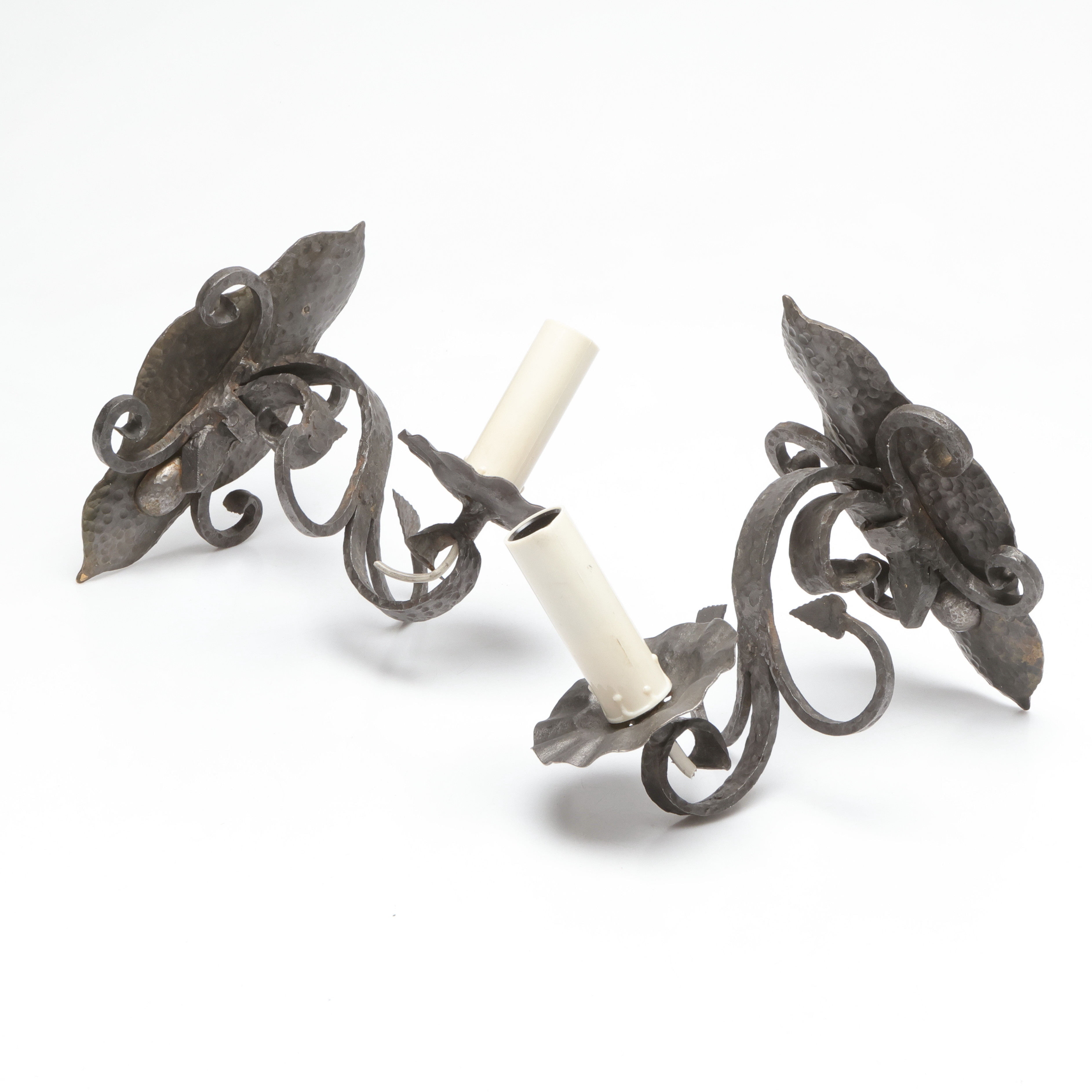 VÄGGLAMPETTER, ett par, smide, tidigt 1900 tal.