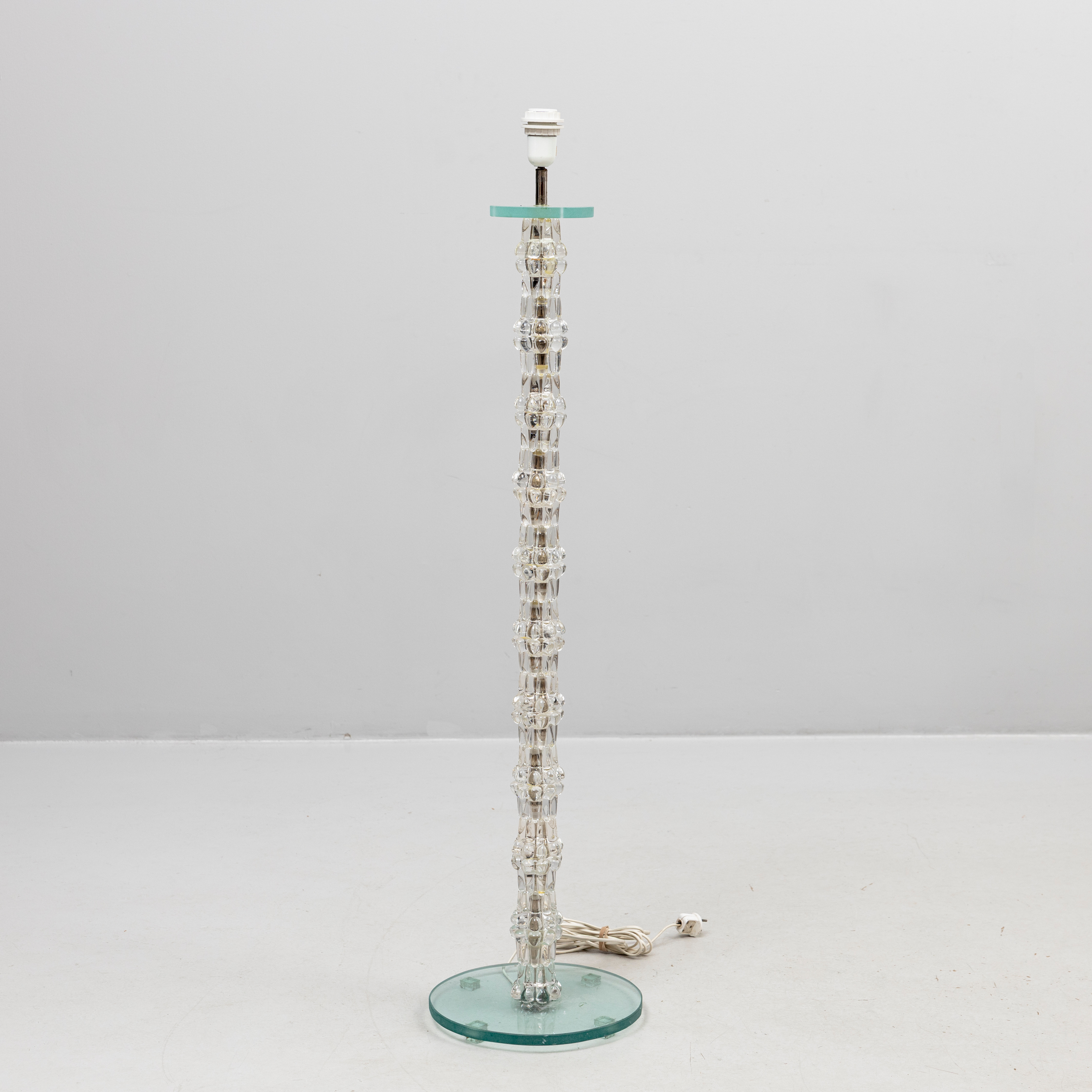 CARL FAGERLUND. Golvlampa, Orrefors, glas, 1900-talets andra hälft.