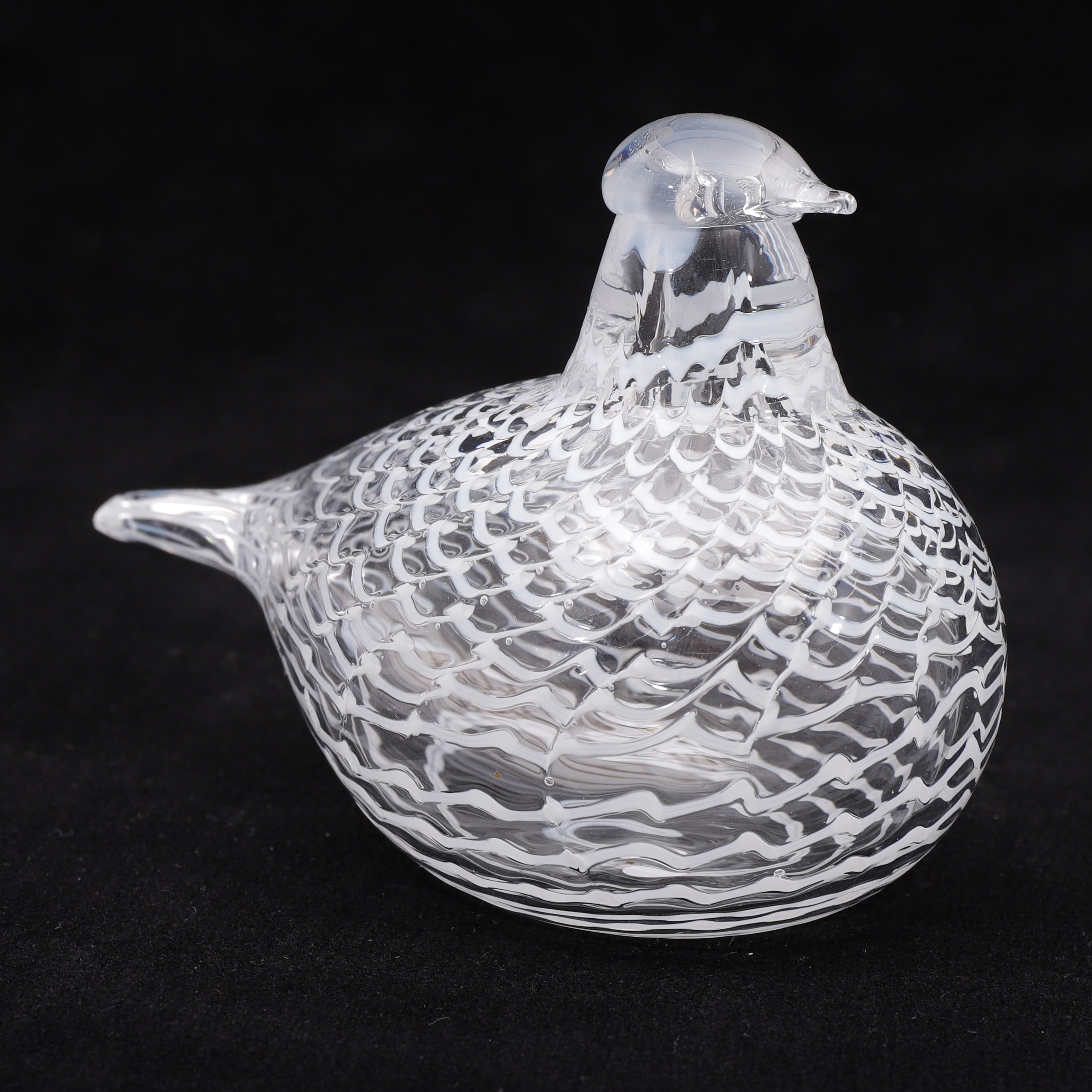 OIVA TOIKKA. Figurin, duva, glas, Iittala, Finland, signerad.