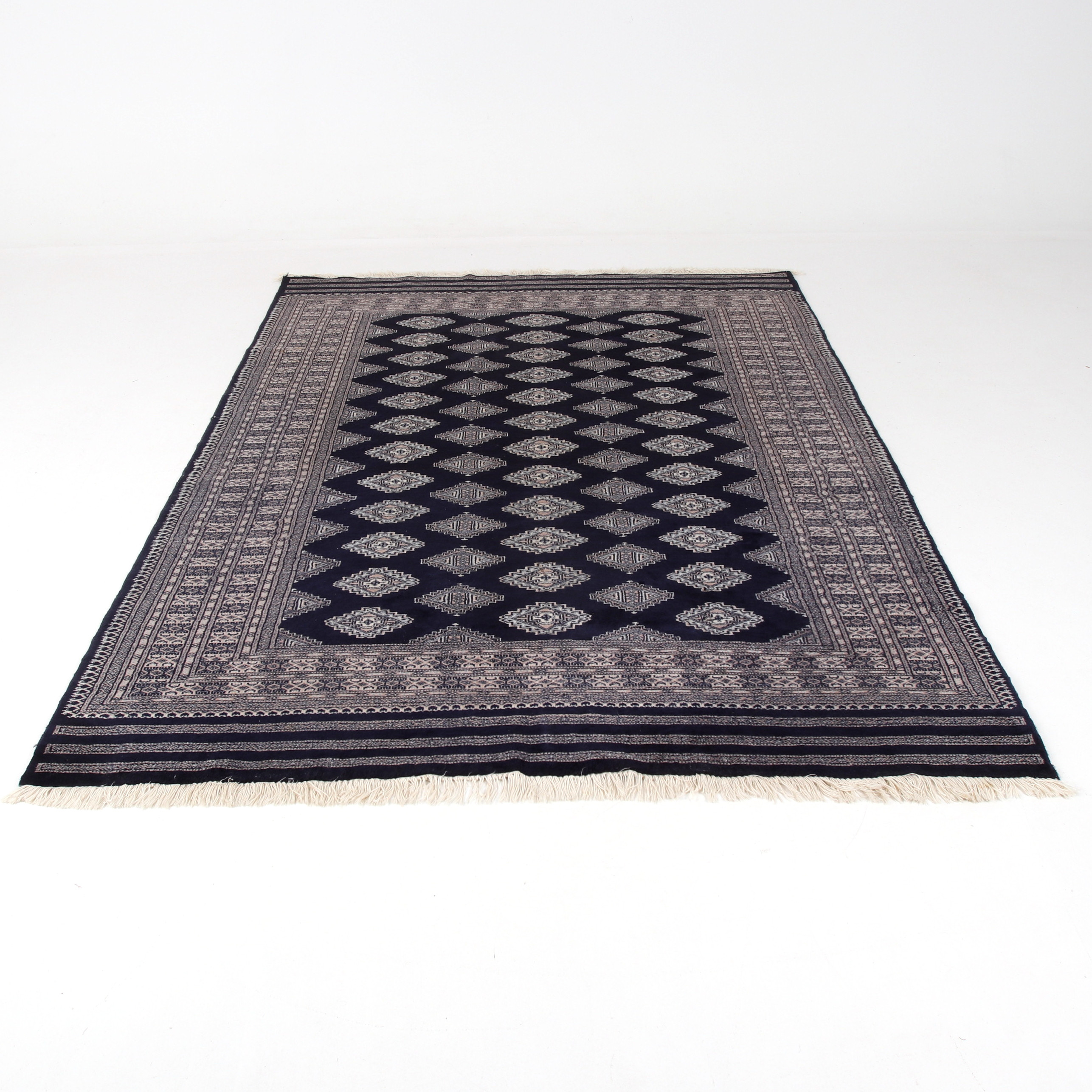 MATTA, orientalisk, signerad, Bokhara. Ca 270 x 187 cm.