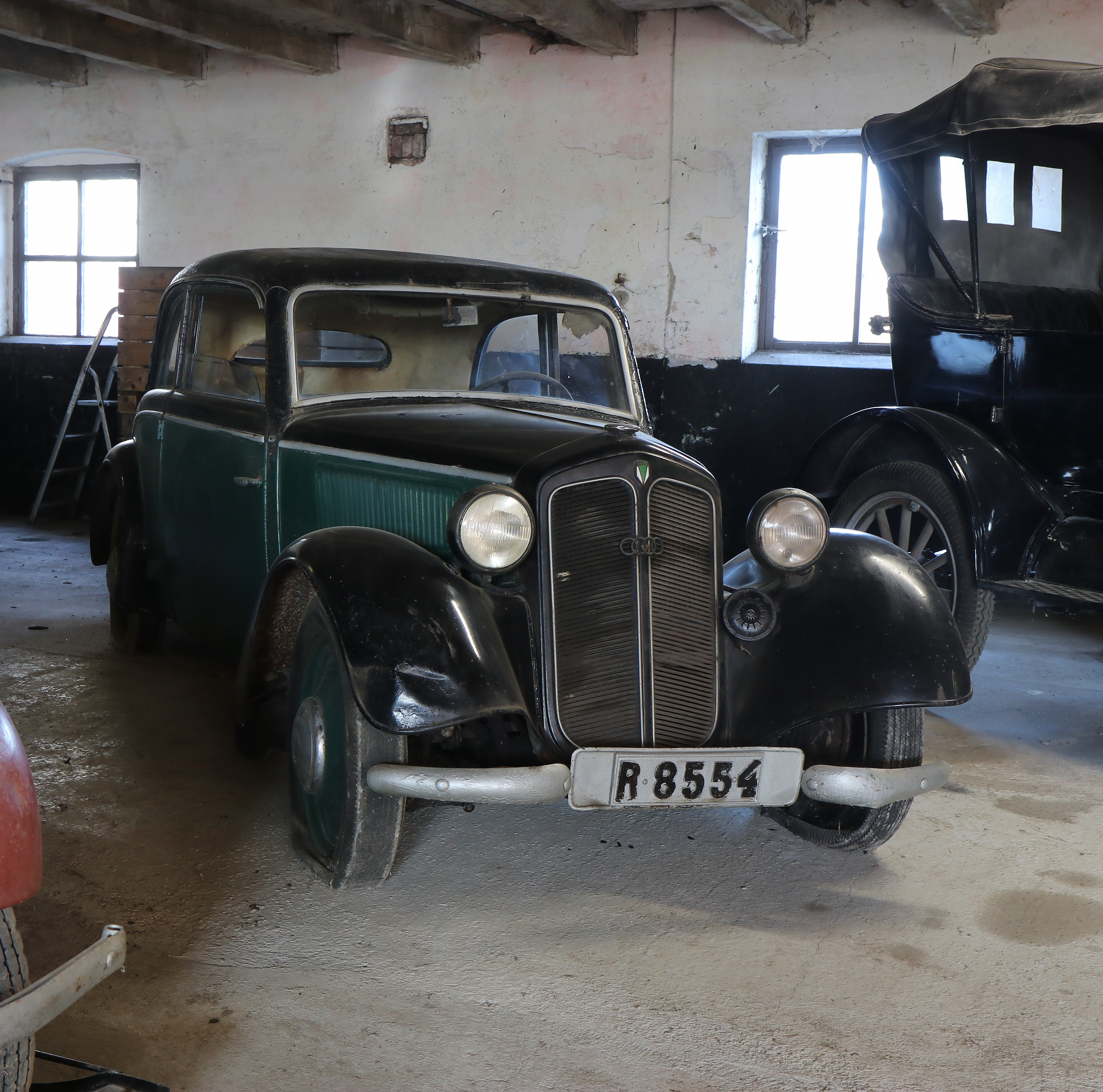DKW F7 Limousine. 1938-års modell. Tvåcylindrig tvåtaksmotor.