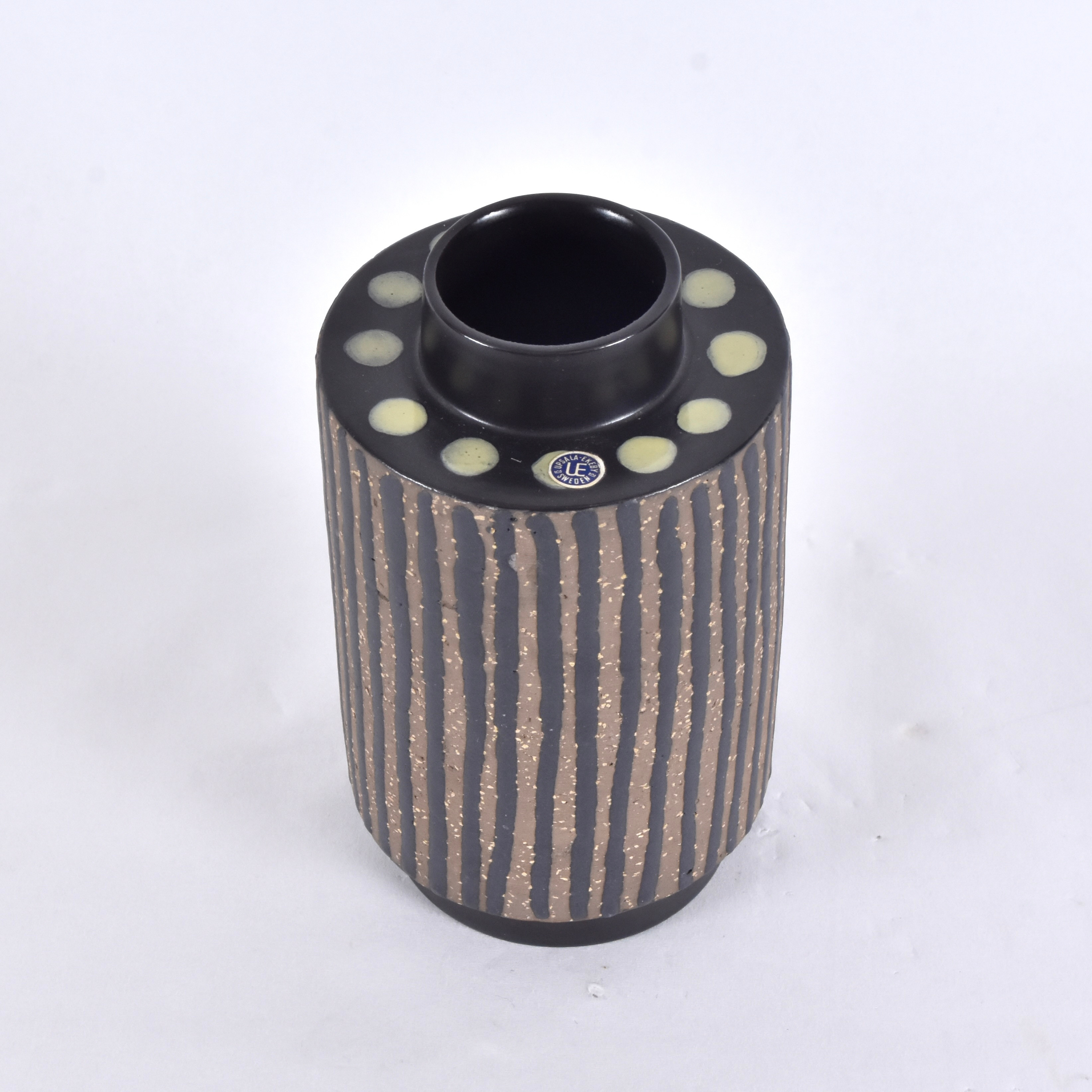 MARI SIMMULSON. vas, delvis glaserat lergods, Uppsala Ekeby Ringo.