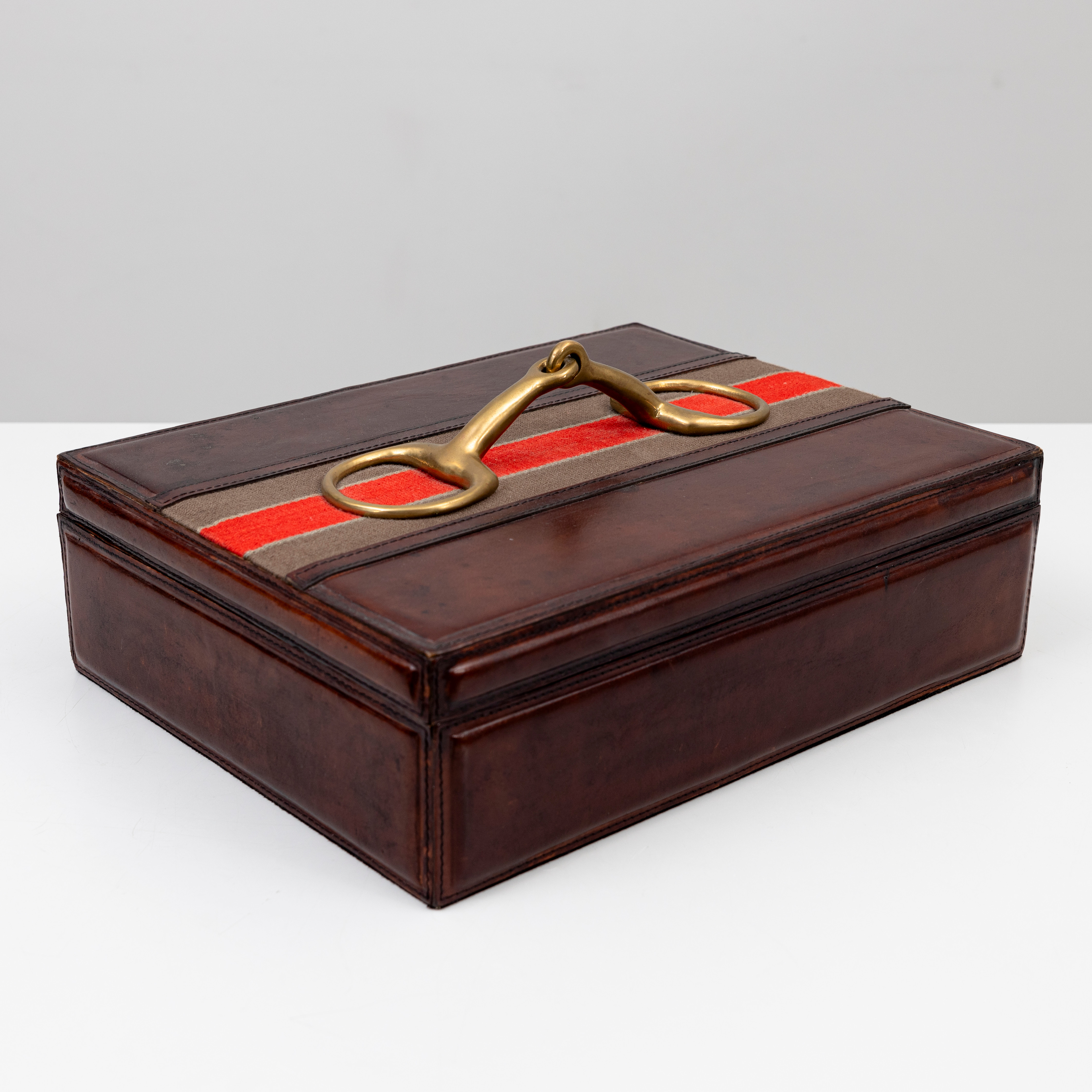 FÖRVARINGSLÅDA, läder, textil och gulmetall, Artwood, samtida.