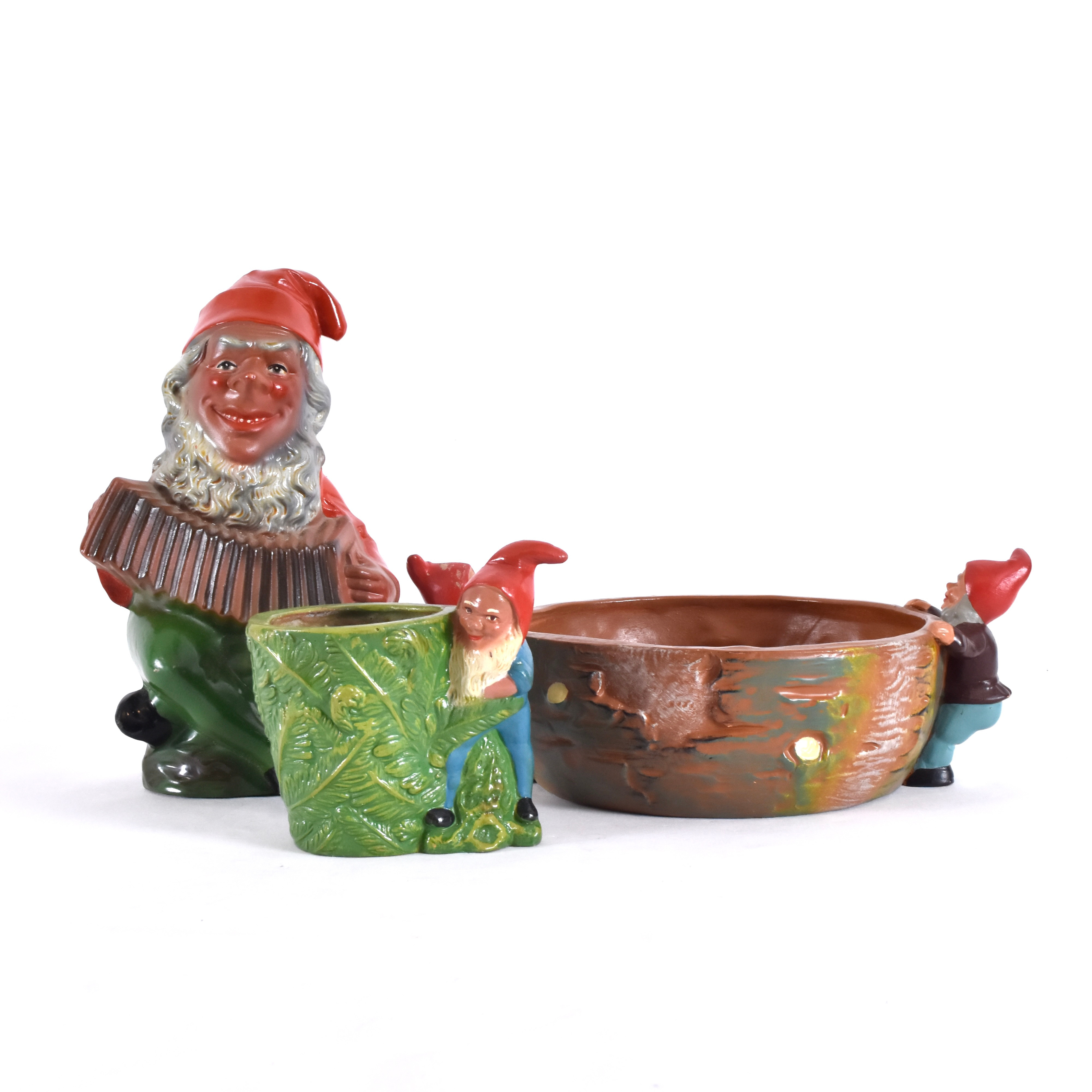 3 DELAR KERAMIK MED TOMTAR.