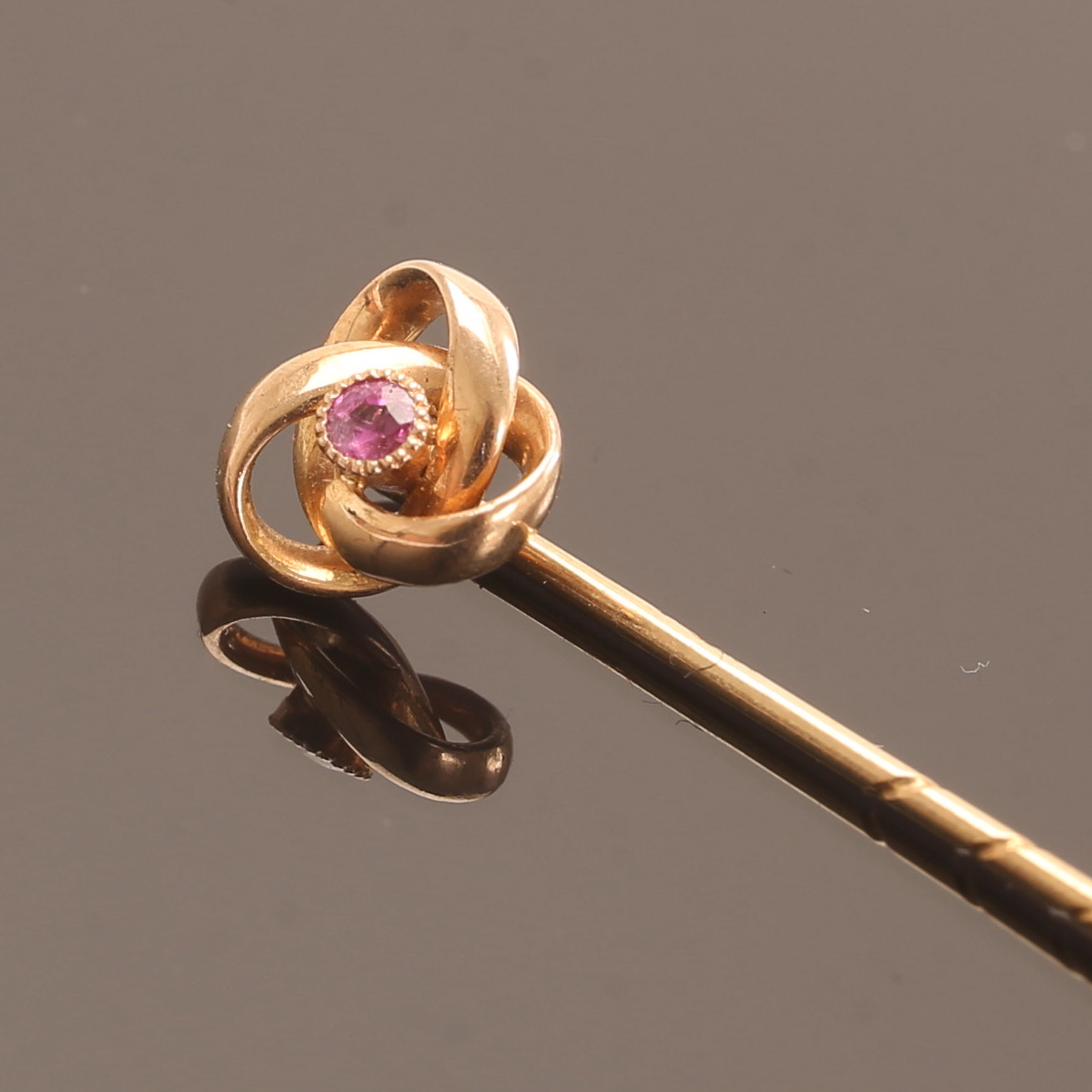 BROSCHNÅL, 14 k guld.