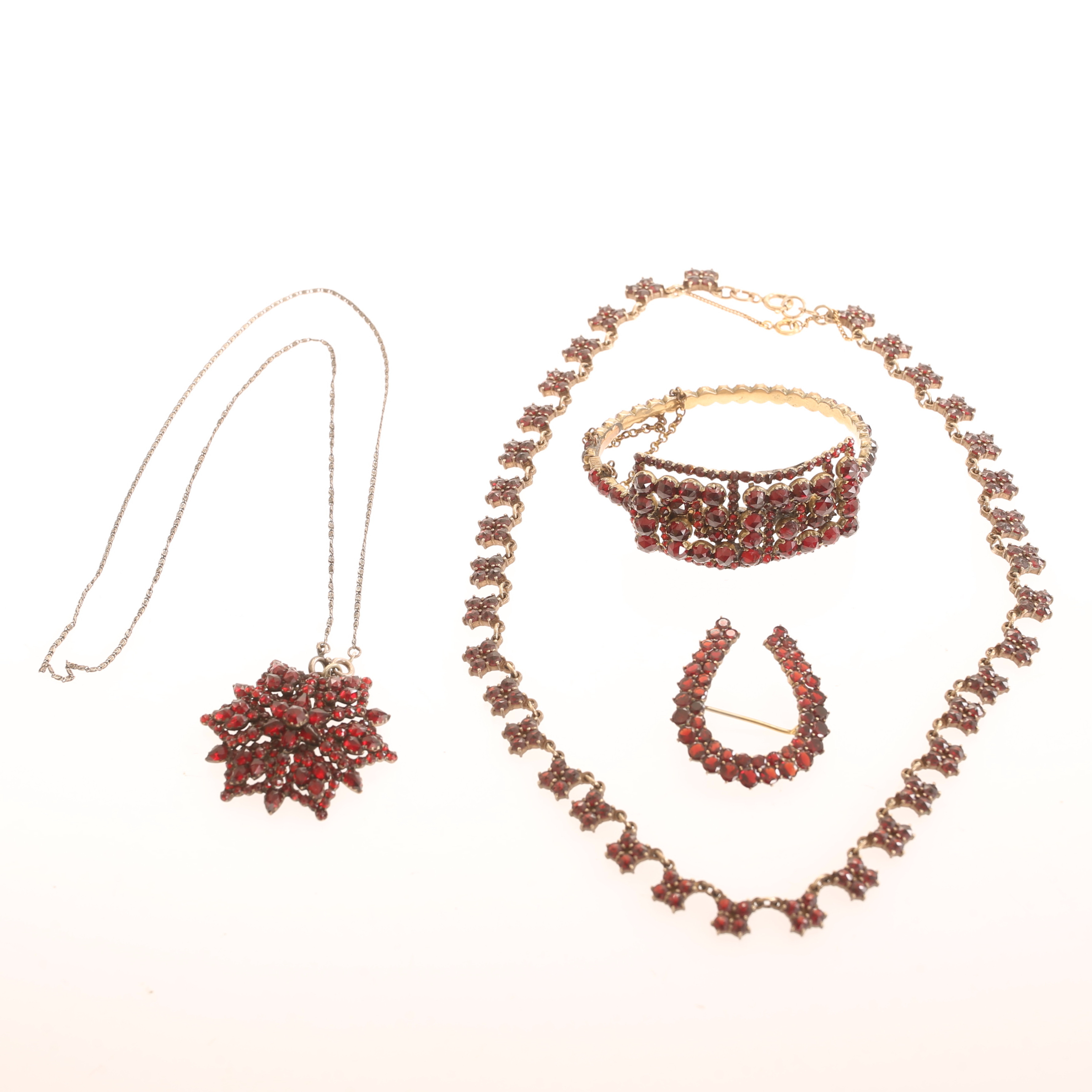 DIVERSE SMYCKEN, granater.