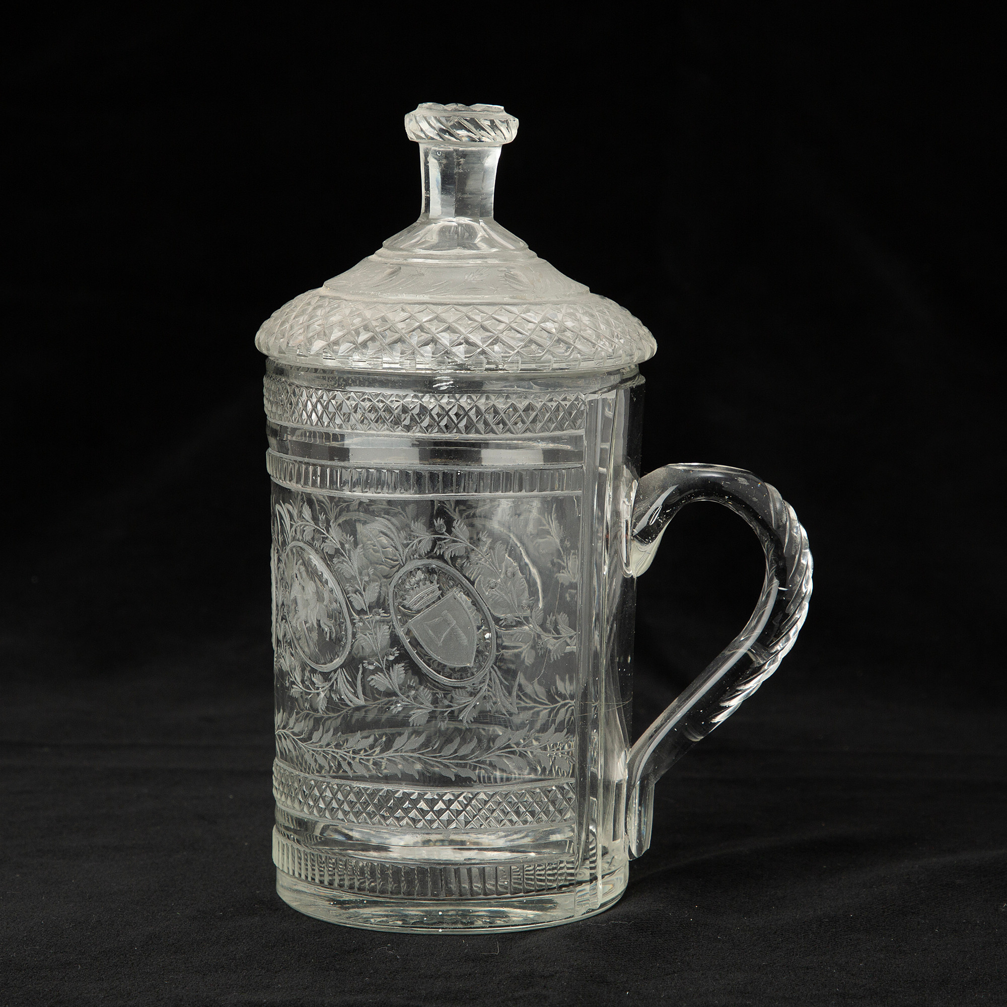MUGG MED LOCK. Glas, 1800-tal.
