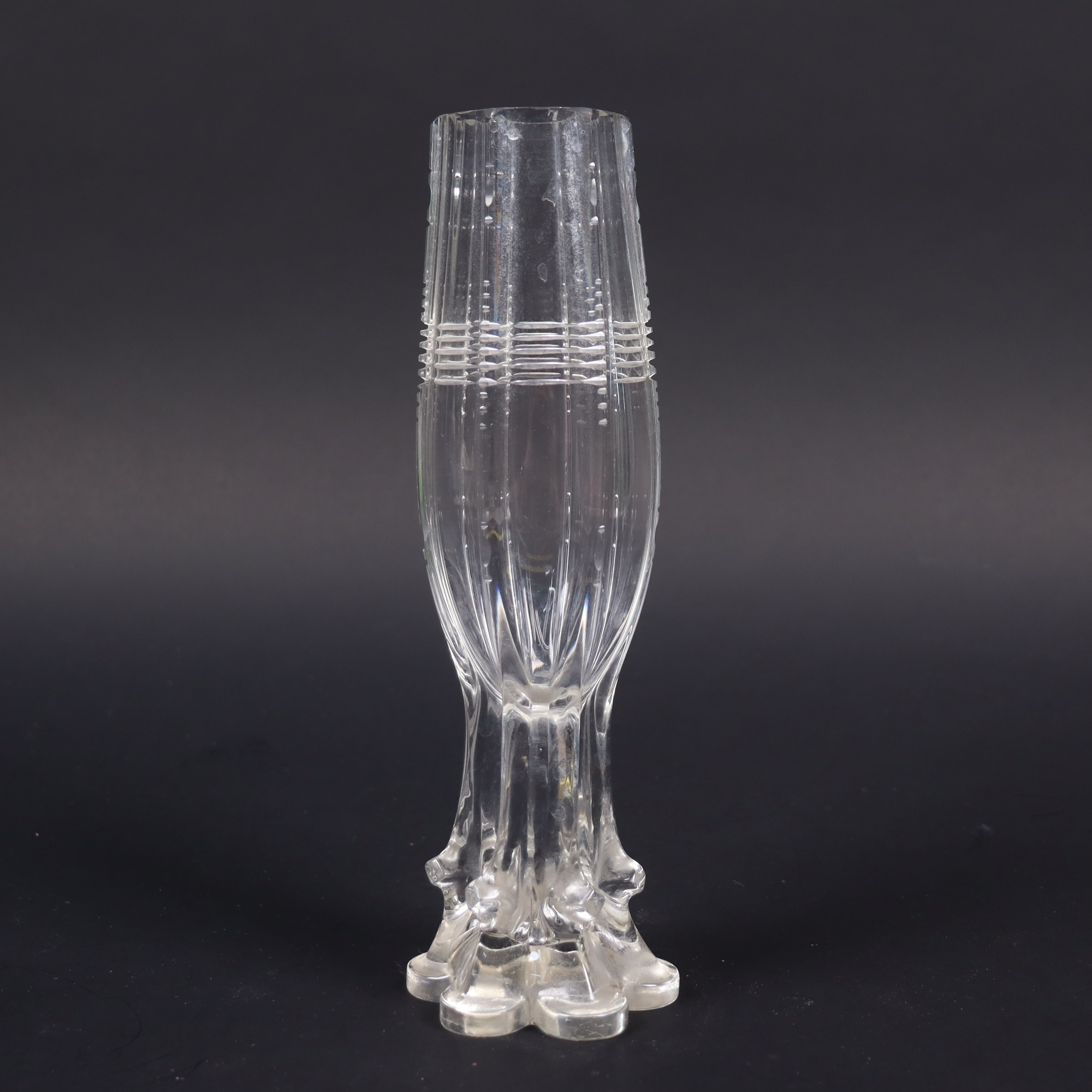 VAS, glas med reliefdekor, 1800-tal.