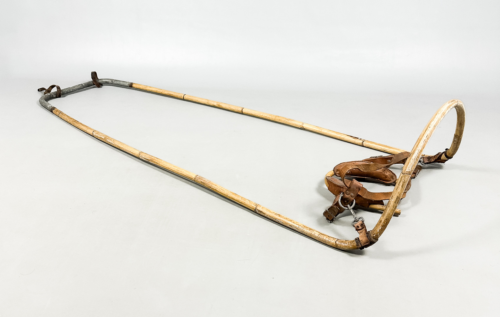 SKAKEL, bambu, läder, Segerbaden-Berg AB, 1900-talets mitt.