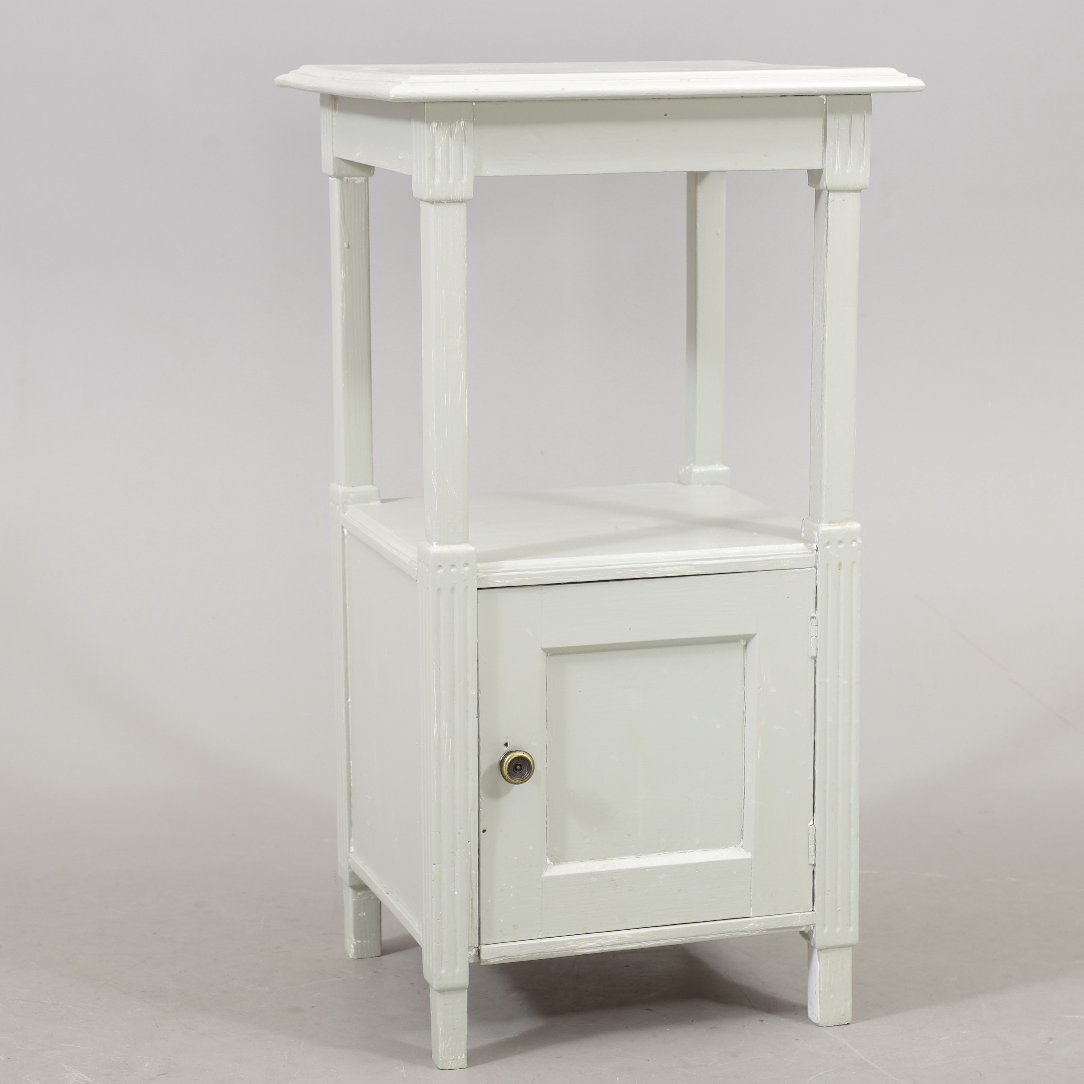 SÄNGBORD, gustaviansk stil, tidigt 1900-tal.