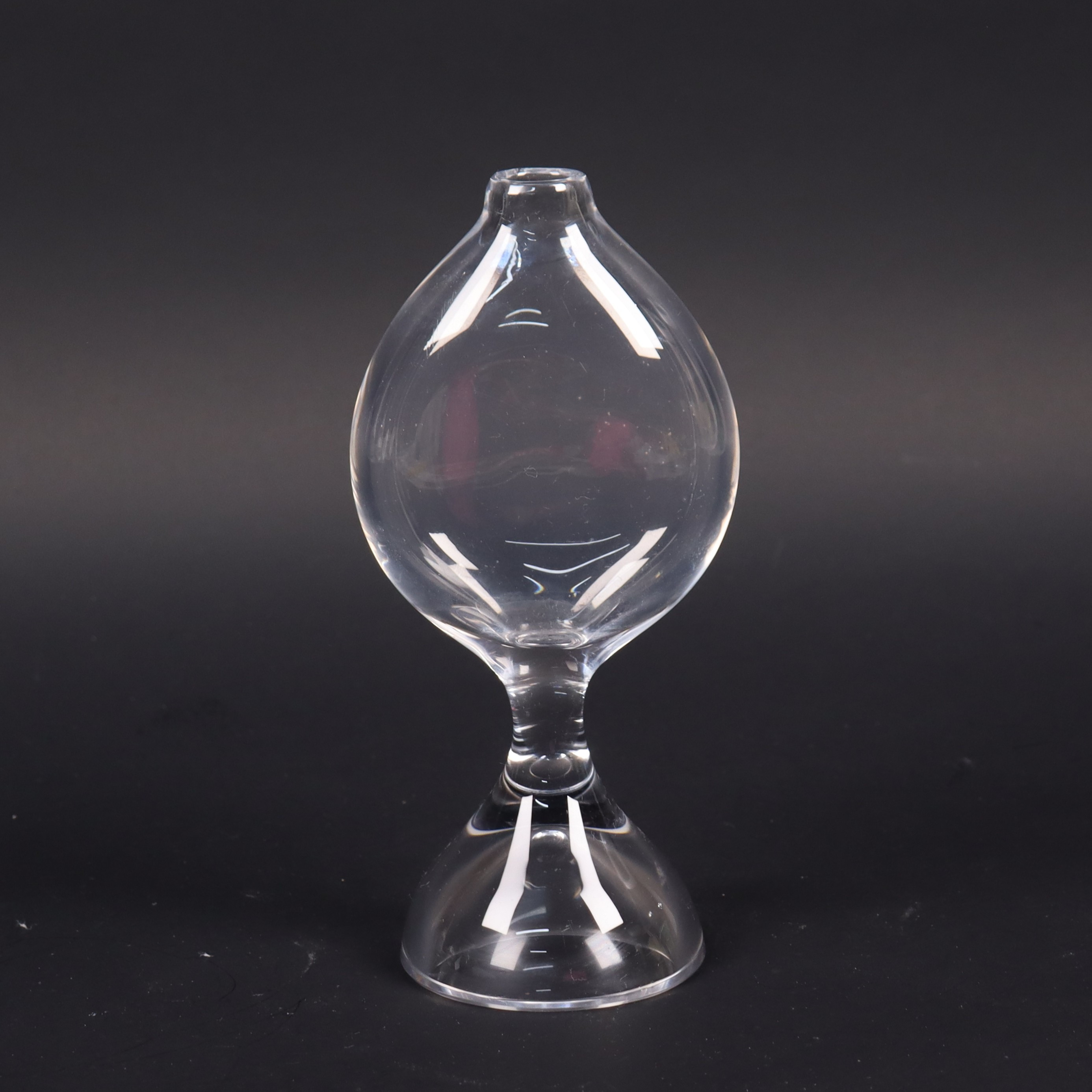 VICKE LINDSTRAND. Kosta, vas i glas.