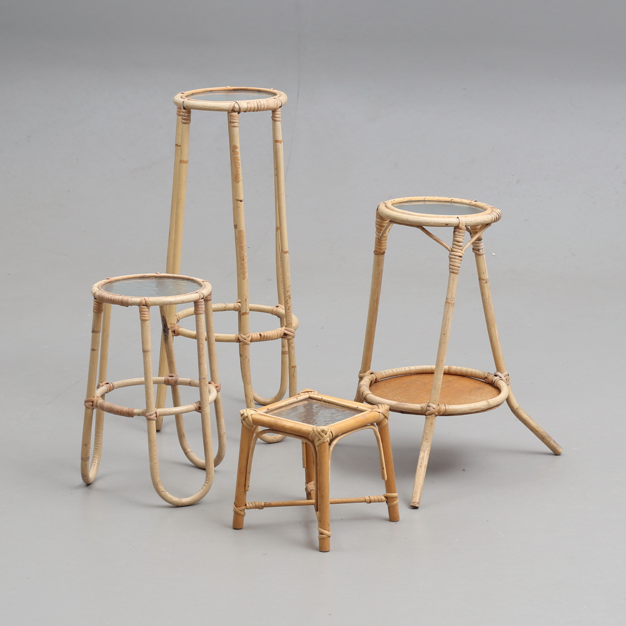 PIEDESTALER, 4 st, bambu/glas, 1900-talets senare del.