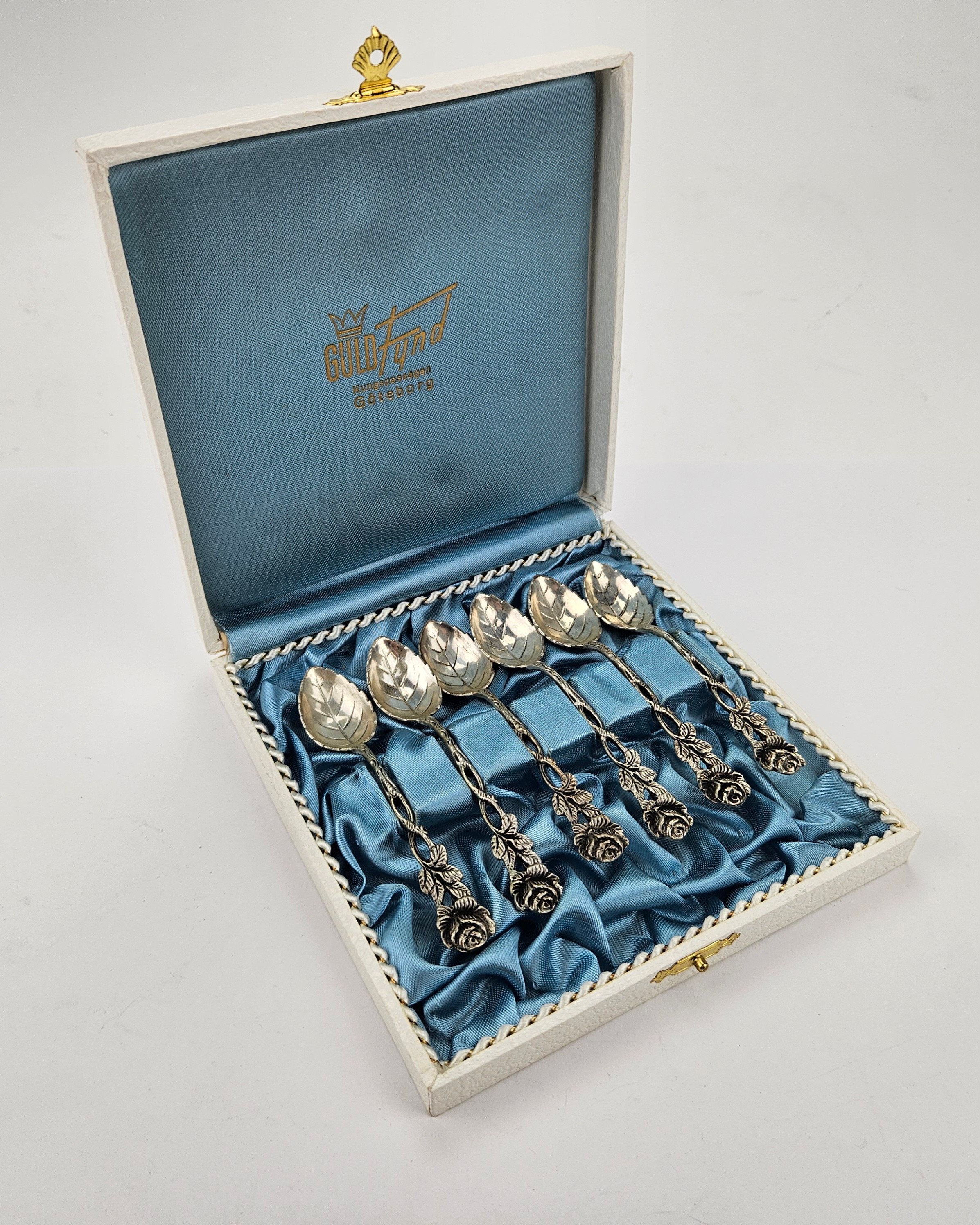 SKEDAR, 6 st, silver, rosdekor, vikt ca. 61 gram.