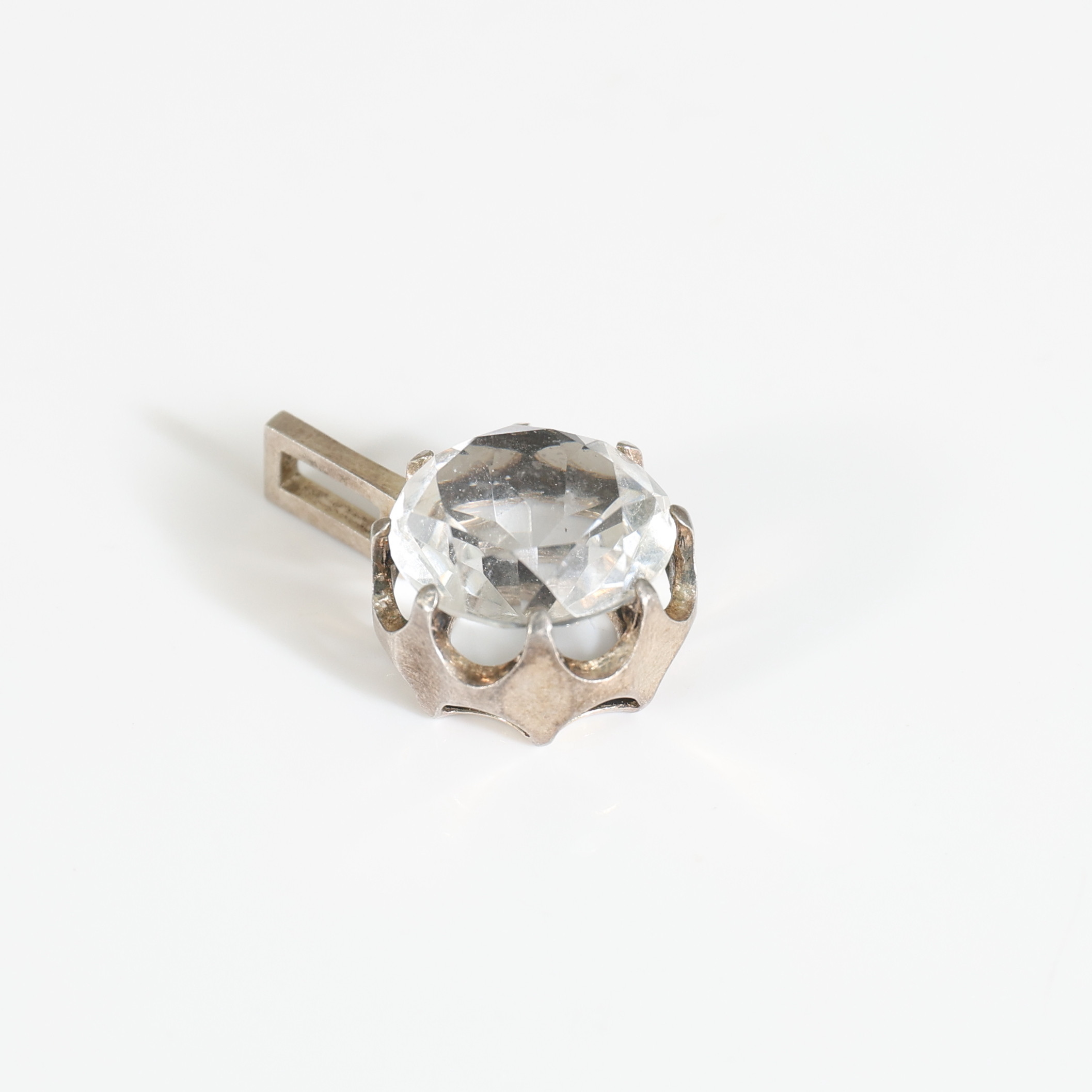 HÄNGE, silver & bergskristall, Bengt Hallberg, Köping. Totalvikt ca 6,9 gram.