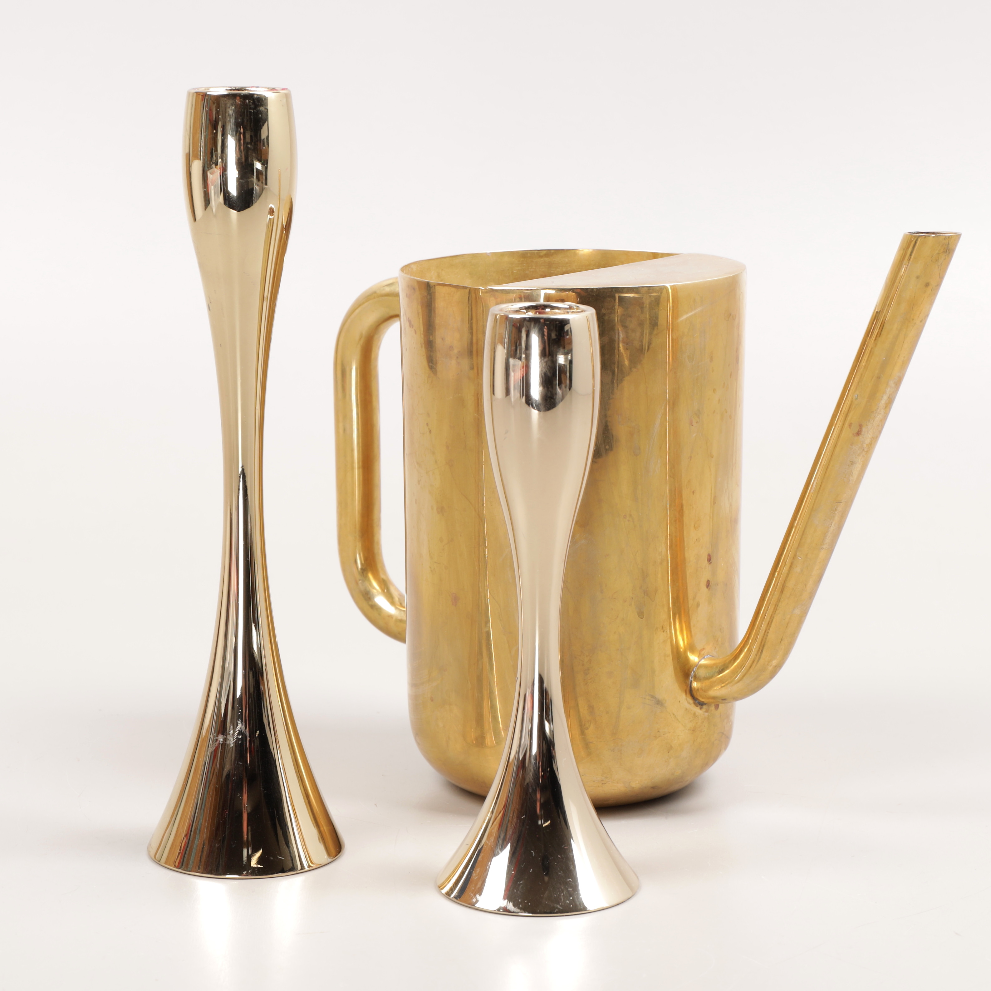 KAFFEKANNA OCH LJUSSTAKAR, mässing, Skultuna och Stelton, 1900-talets andra hälft.