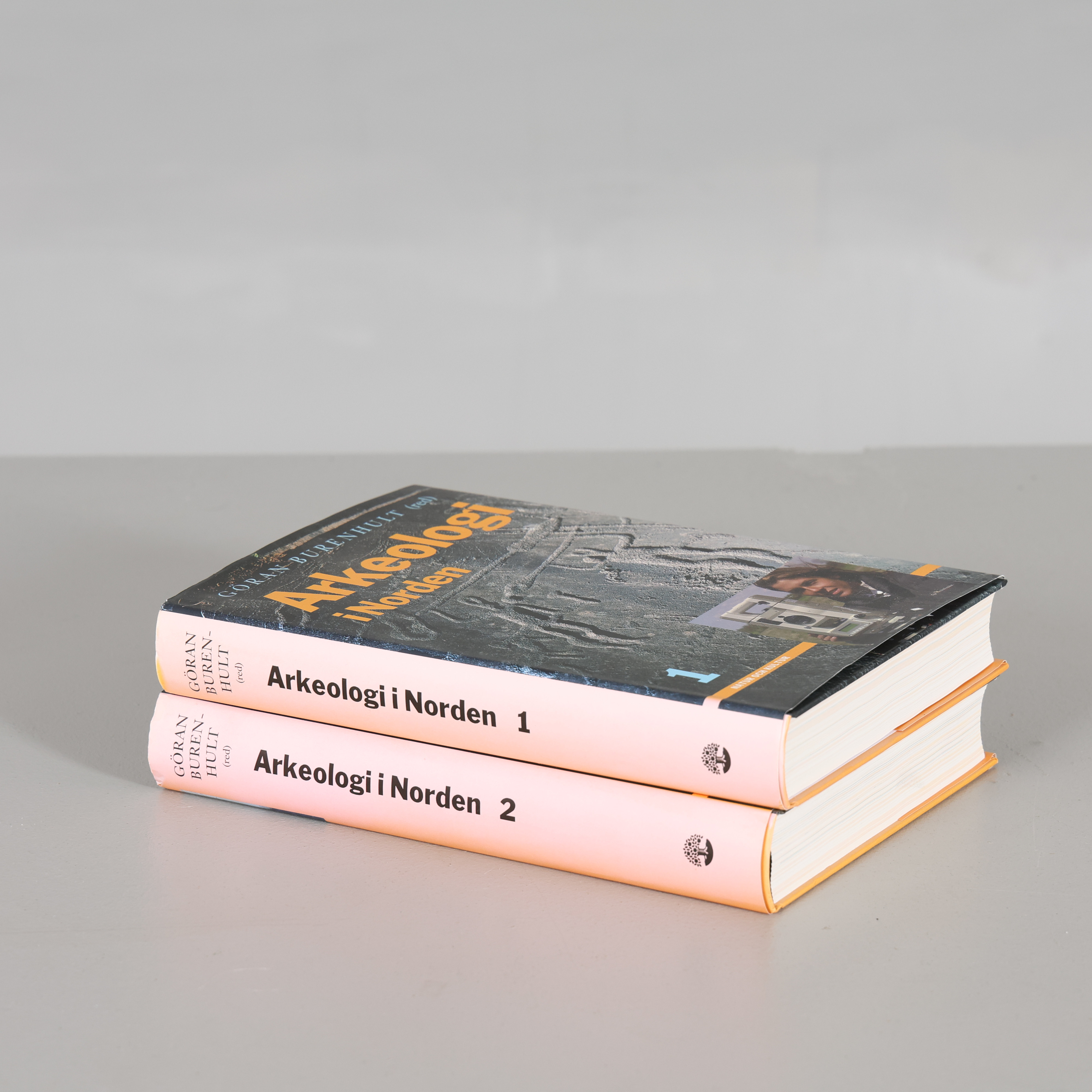 GÖRAN BURENHULT. BÖCKER "Arkelogi i norden" del 1-2.