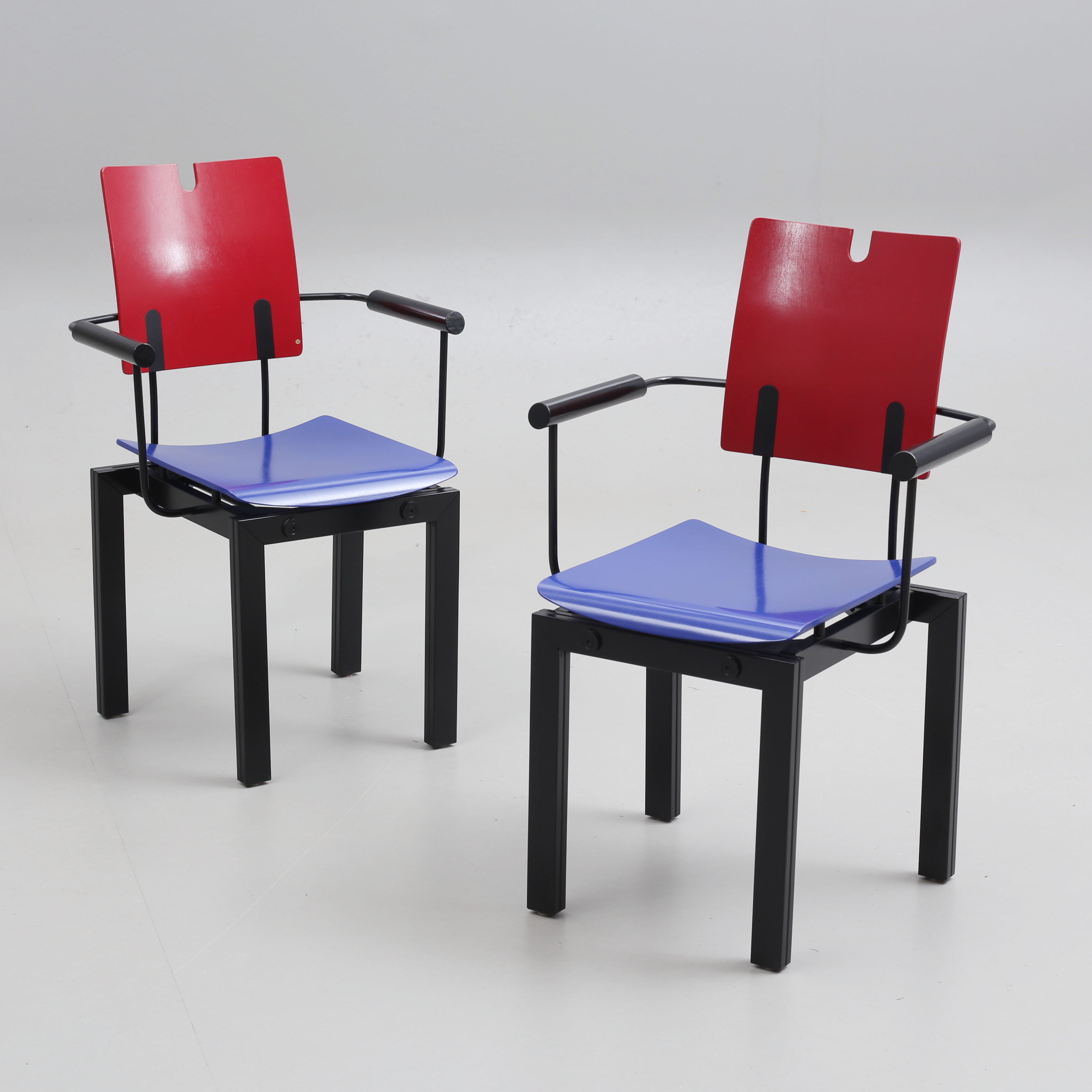 MICHAEL THONET. Karmstolar, ett par, postmodern stil, Wien, 1995.