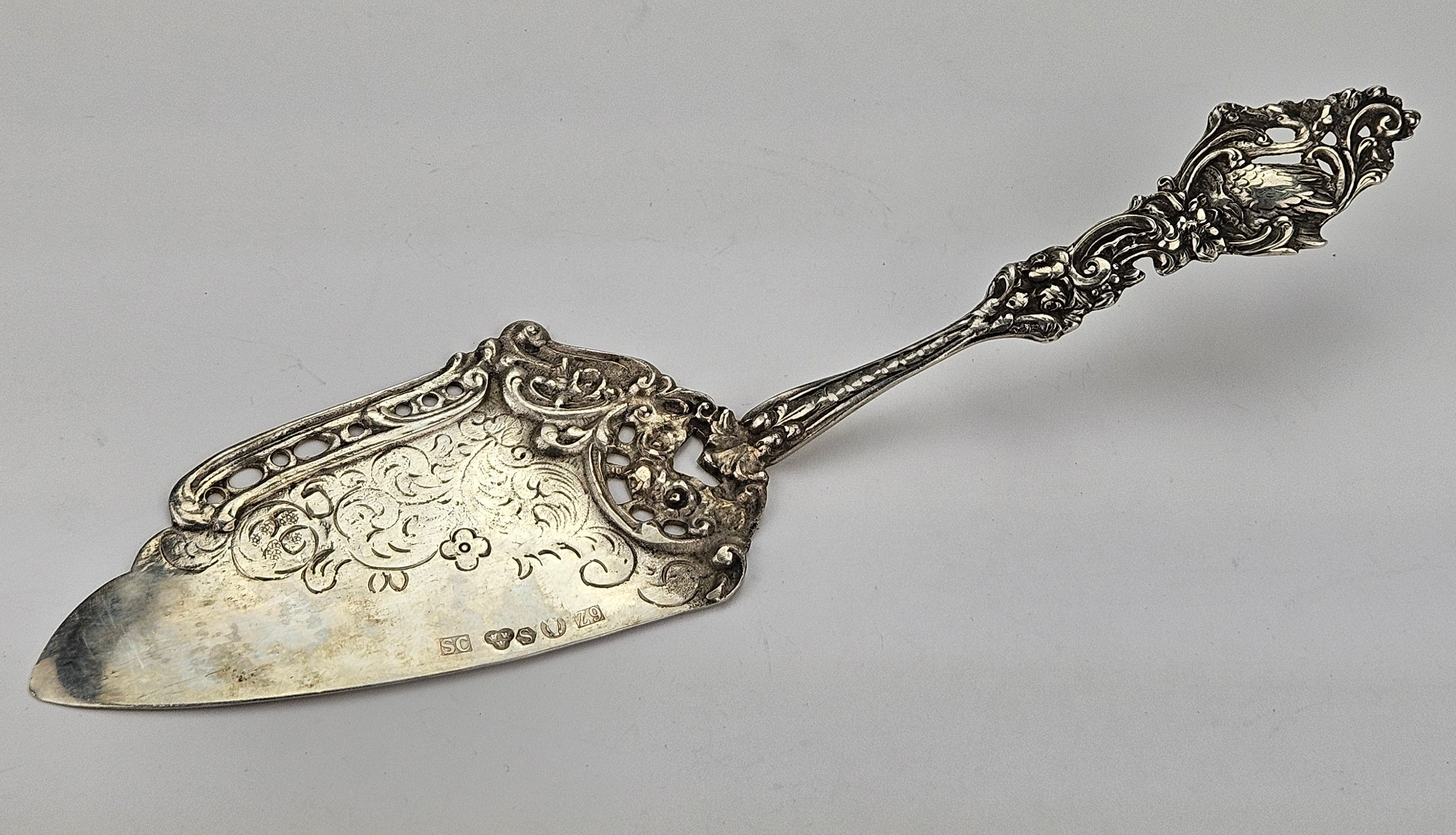 TÅRTPADE, silver, rokokostil, Sven Carlsson Stiltenn, Stockholm 1974, vikt ca. 77 gram.