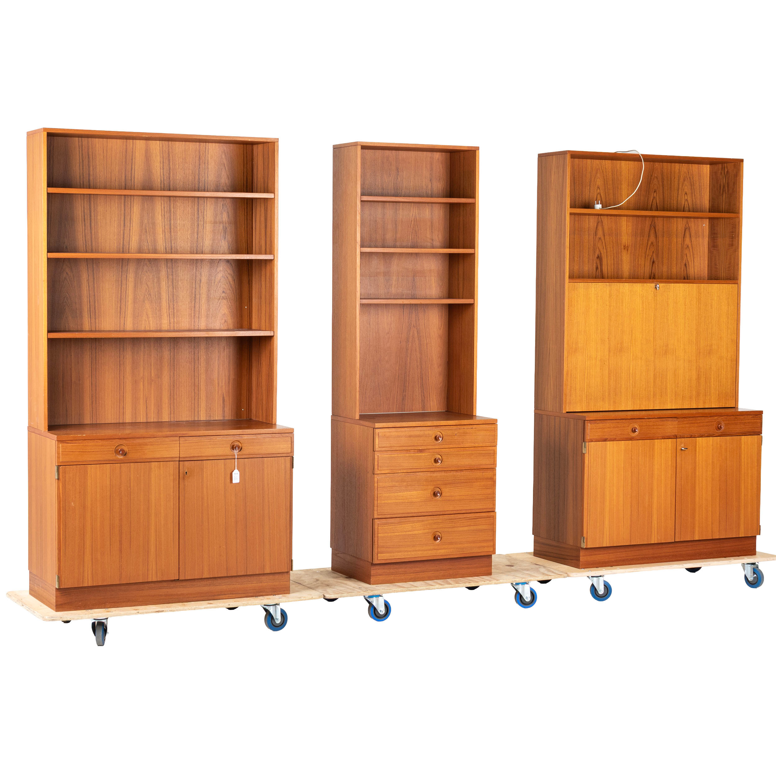 BERTIL FRIDHAGEN. Bokhylla, 3 sektioner, teak, Bodafors, 1960-tal.