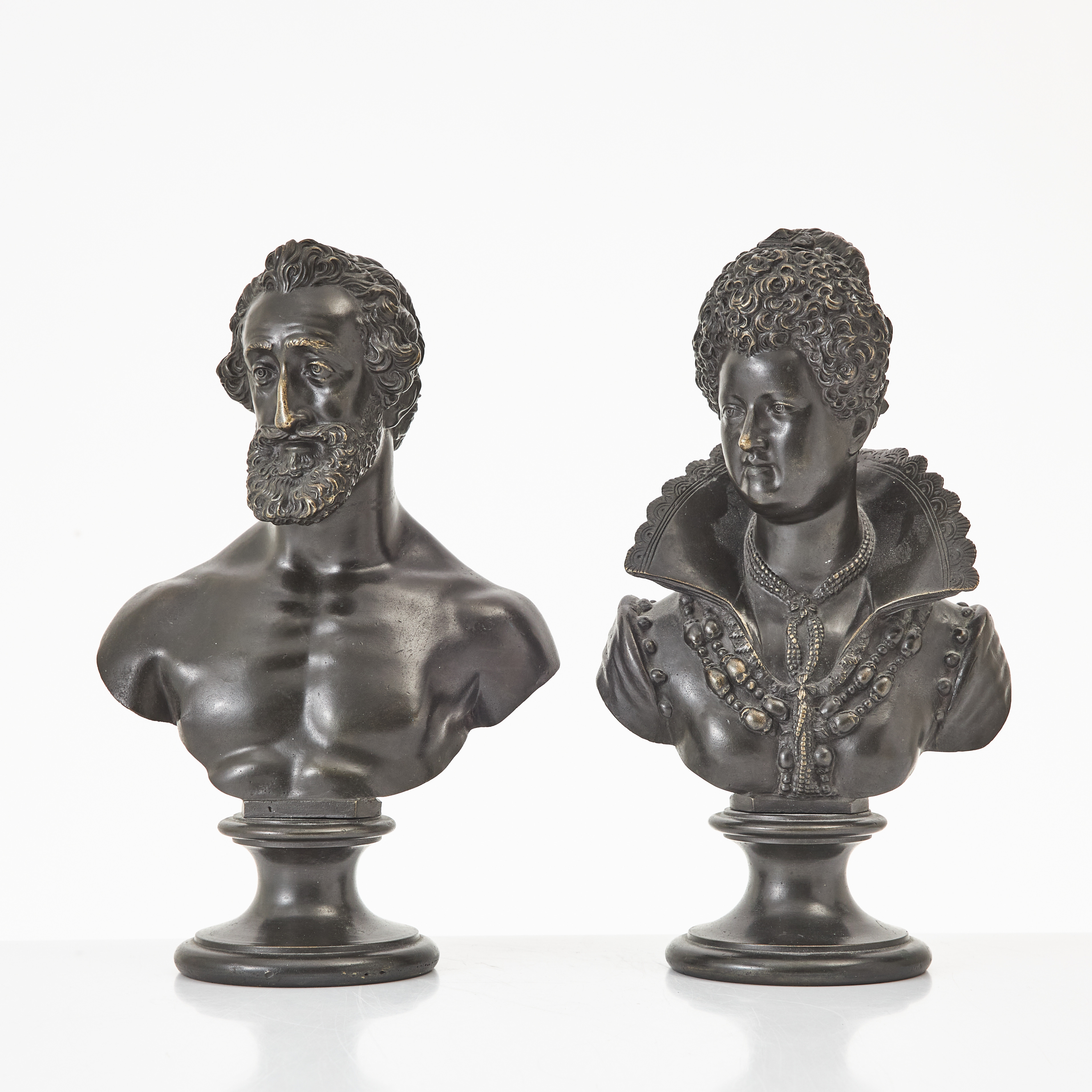 BARTHELEMY PRIEUR. EFTER. Byster, ett par, patinerad metall, 1900-tal.