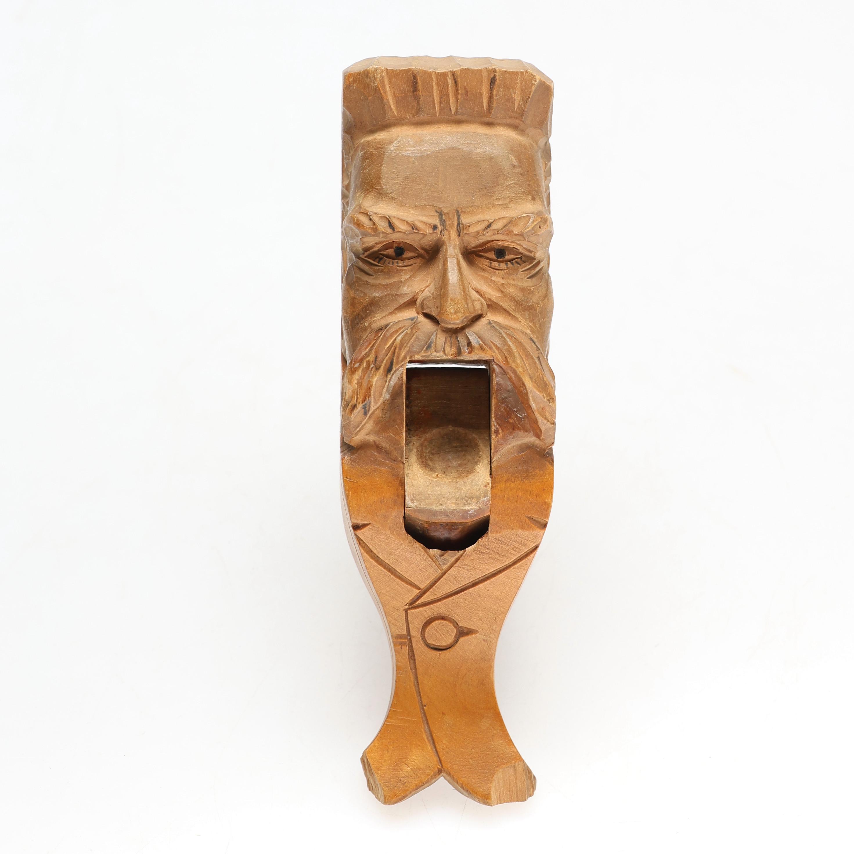 NÖTKNÄPPARE, snidat trä, föreställande Hjalmar Branting, 1900-tal.