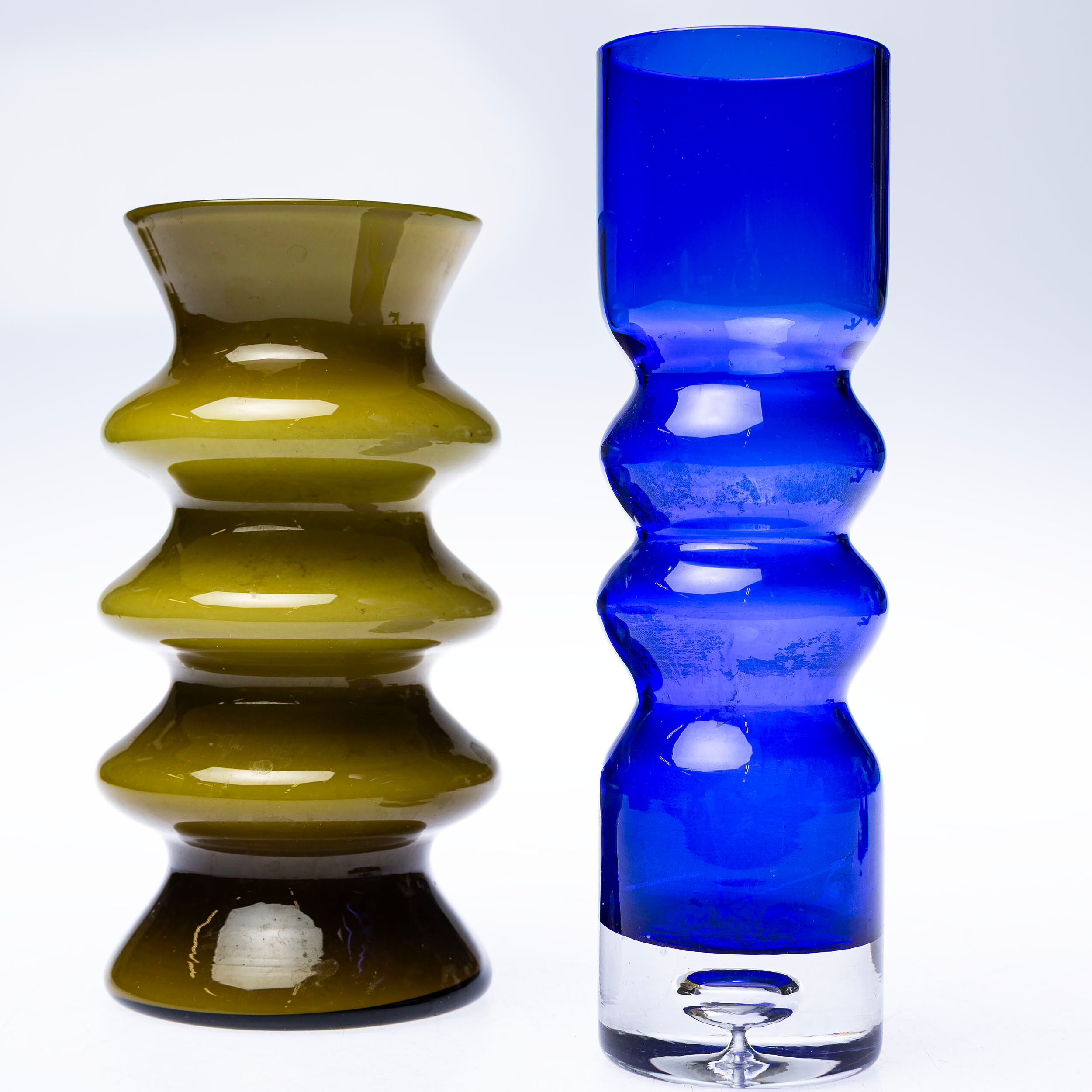 VASER, 2 st, bla Åseda Glasbruk, 1900 - talets andra hälft.