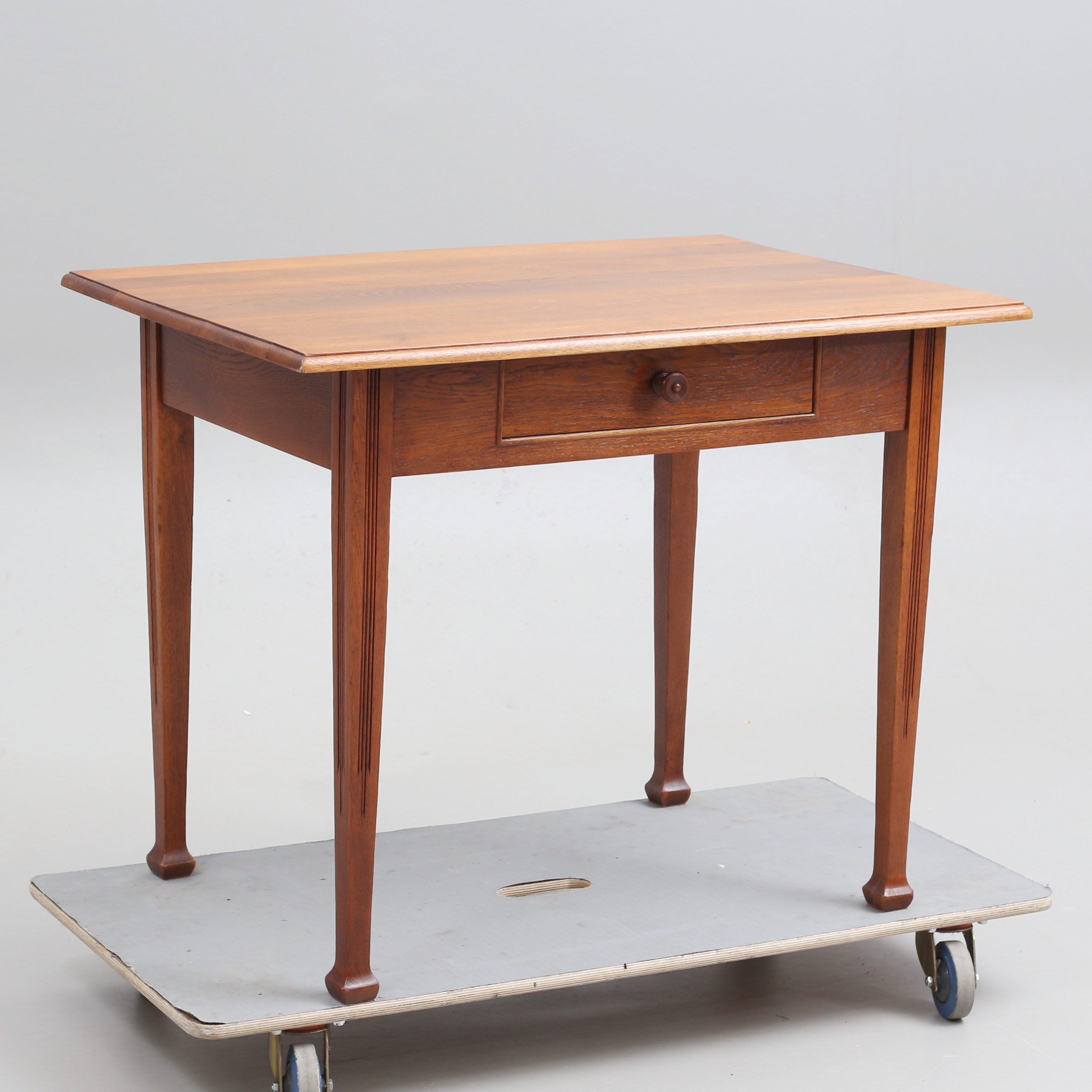 SKRIVBORD, ek, jugend, 1900-talets första hälft.