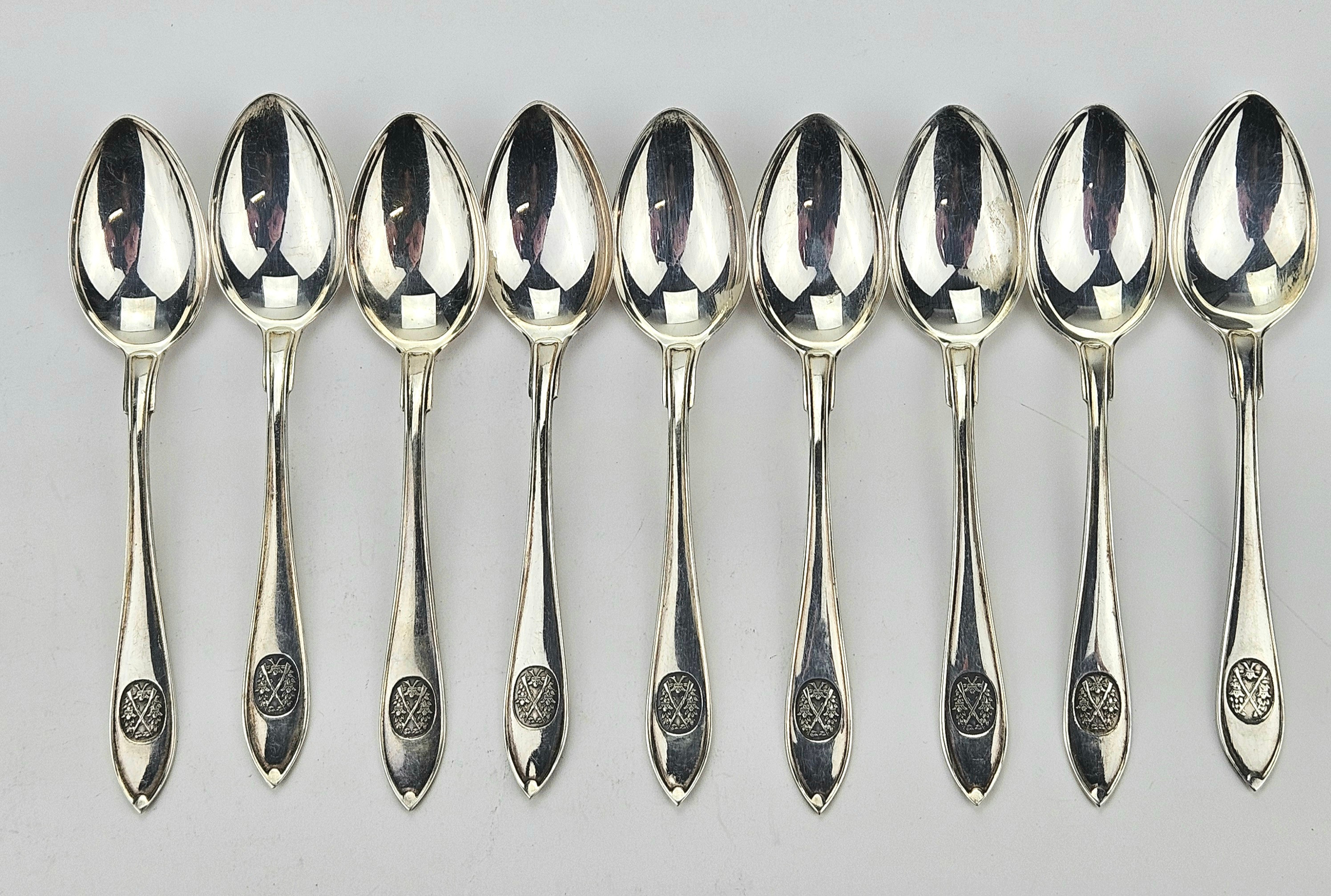 SKEDAR, 9 st, silver, "Svensk spetsig", med vapenemblem, CG Hallberg, Stockholm, 1930-tal, vikt ca. 135 gram.