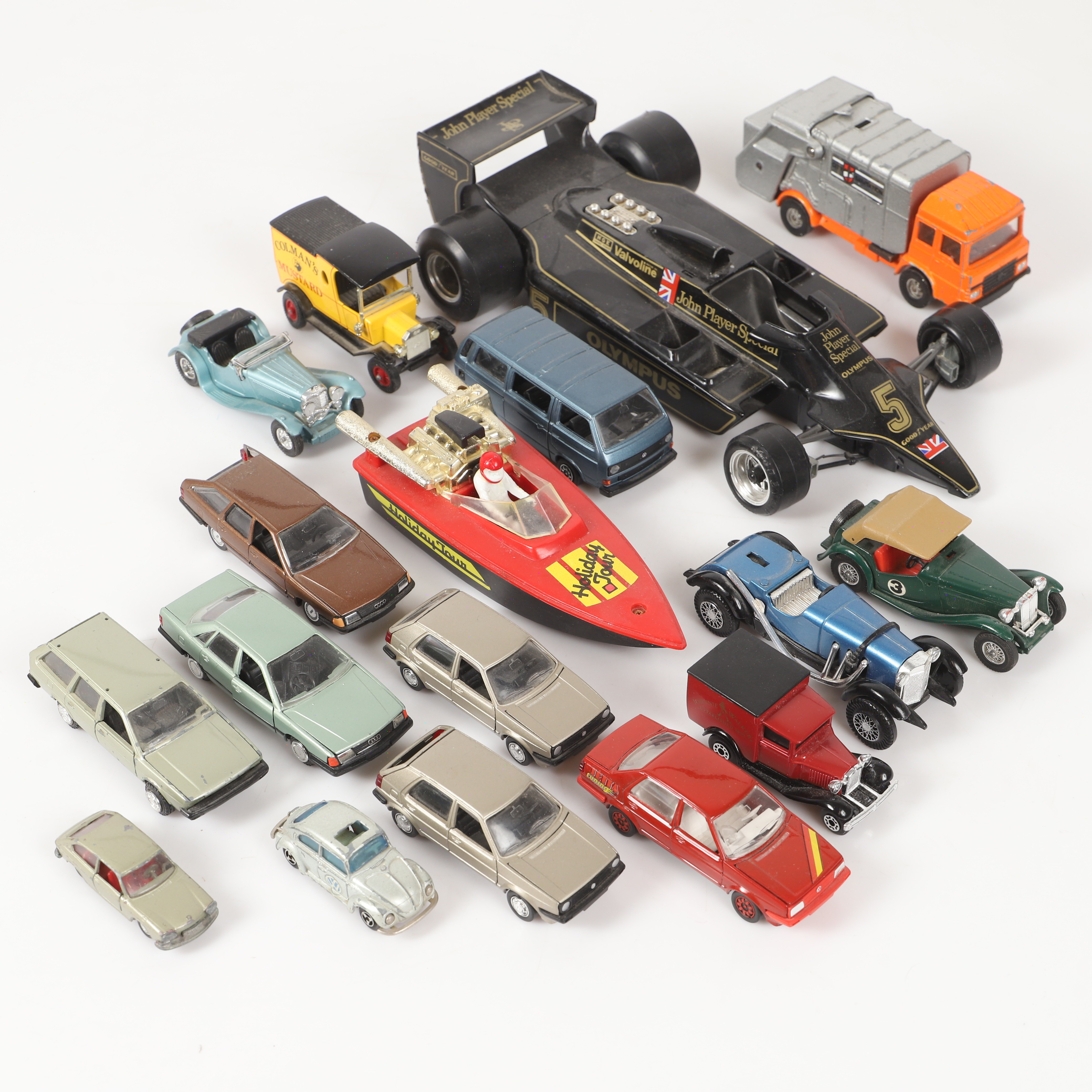 LEKSAKSFORDON, 17 stycken, metall/plast, bl. a. Match Box, 1900-tal.