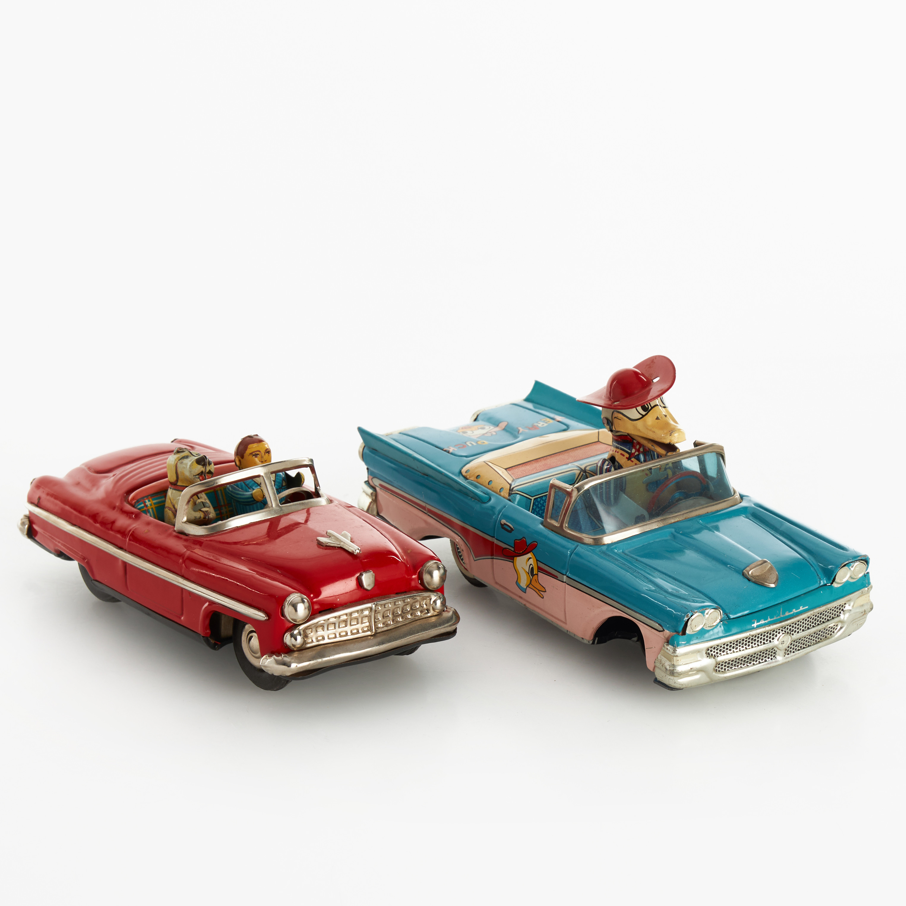 PLÅTLEKSAKER, bilar, 2 st, bl.a. ALPS "Merry Duck", lackerad plåt, friktion, Japan, 1950-tal.
