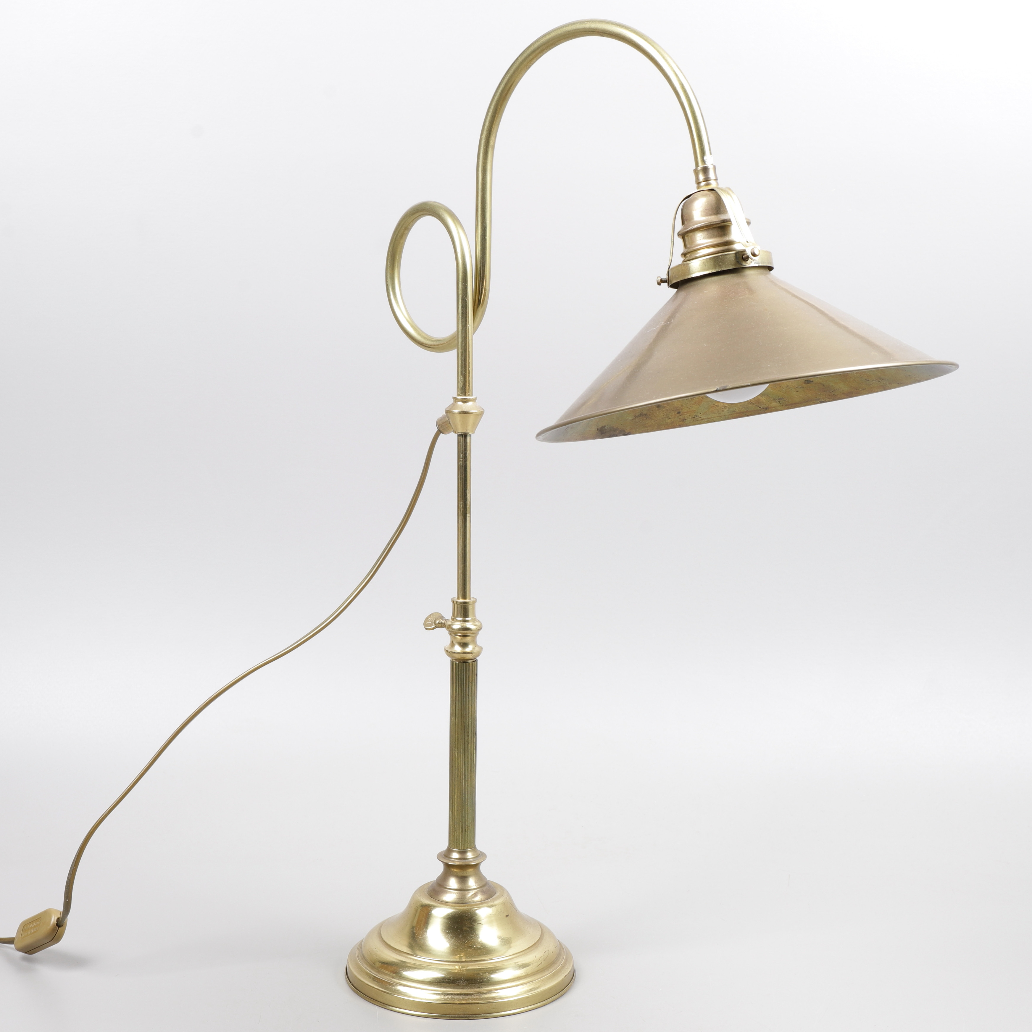 BORDSLAMPA, mässing, "Gamla Stans Lampverkstad", 1900-talets andra hälft.