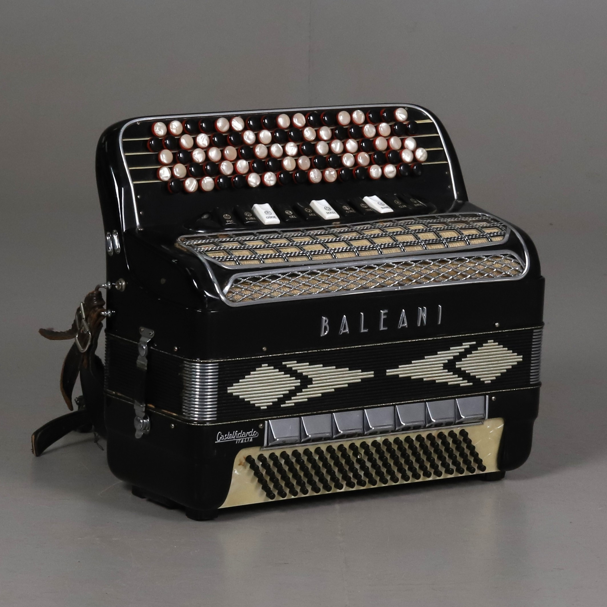 KNAPPDRAGSPEL, Baleani Castelfidardo, 4-körigt, Italien.