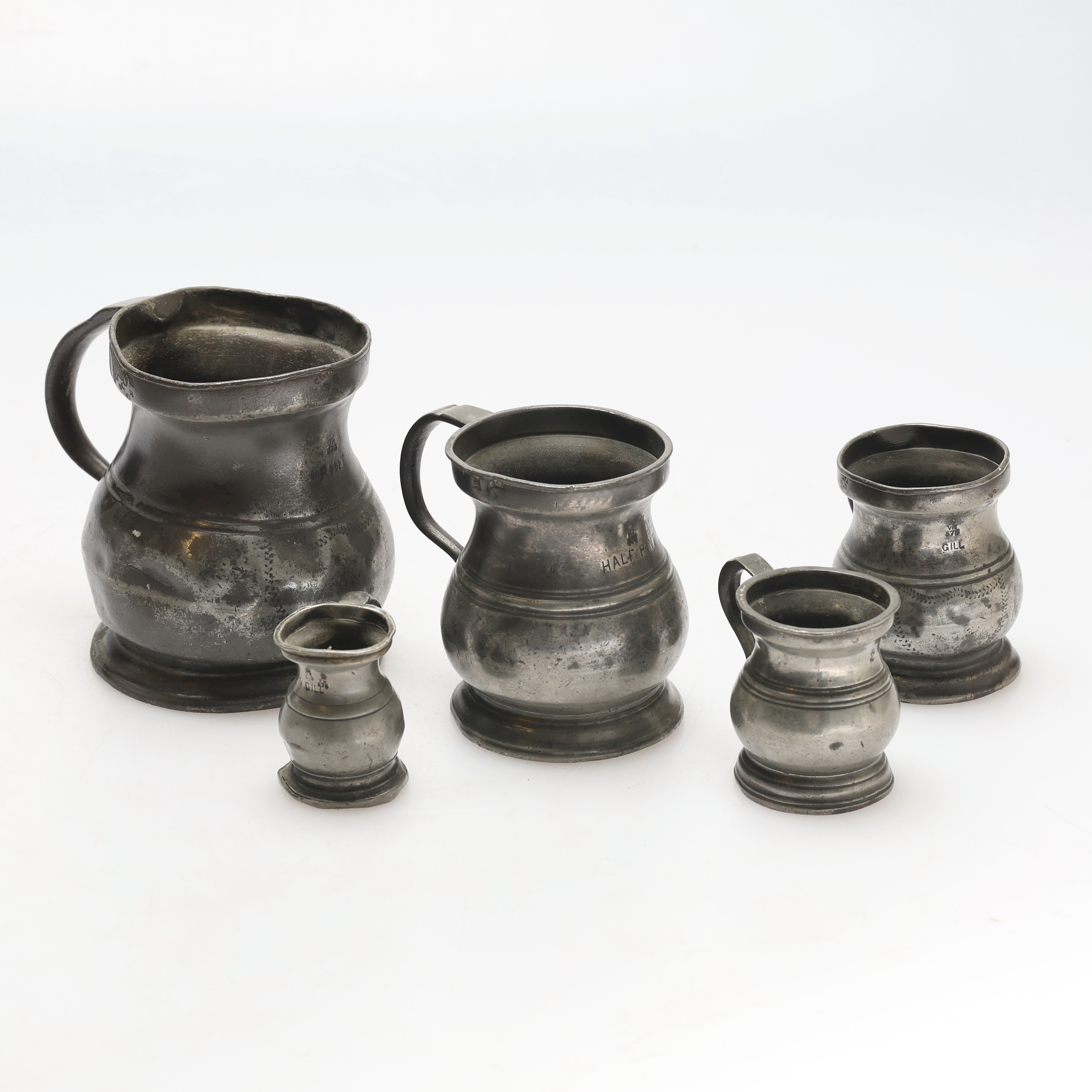 KANNOR/MÅTT, 5 st, tenn, 1800-tal.