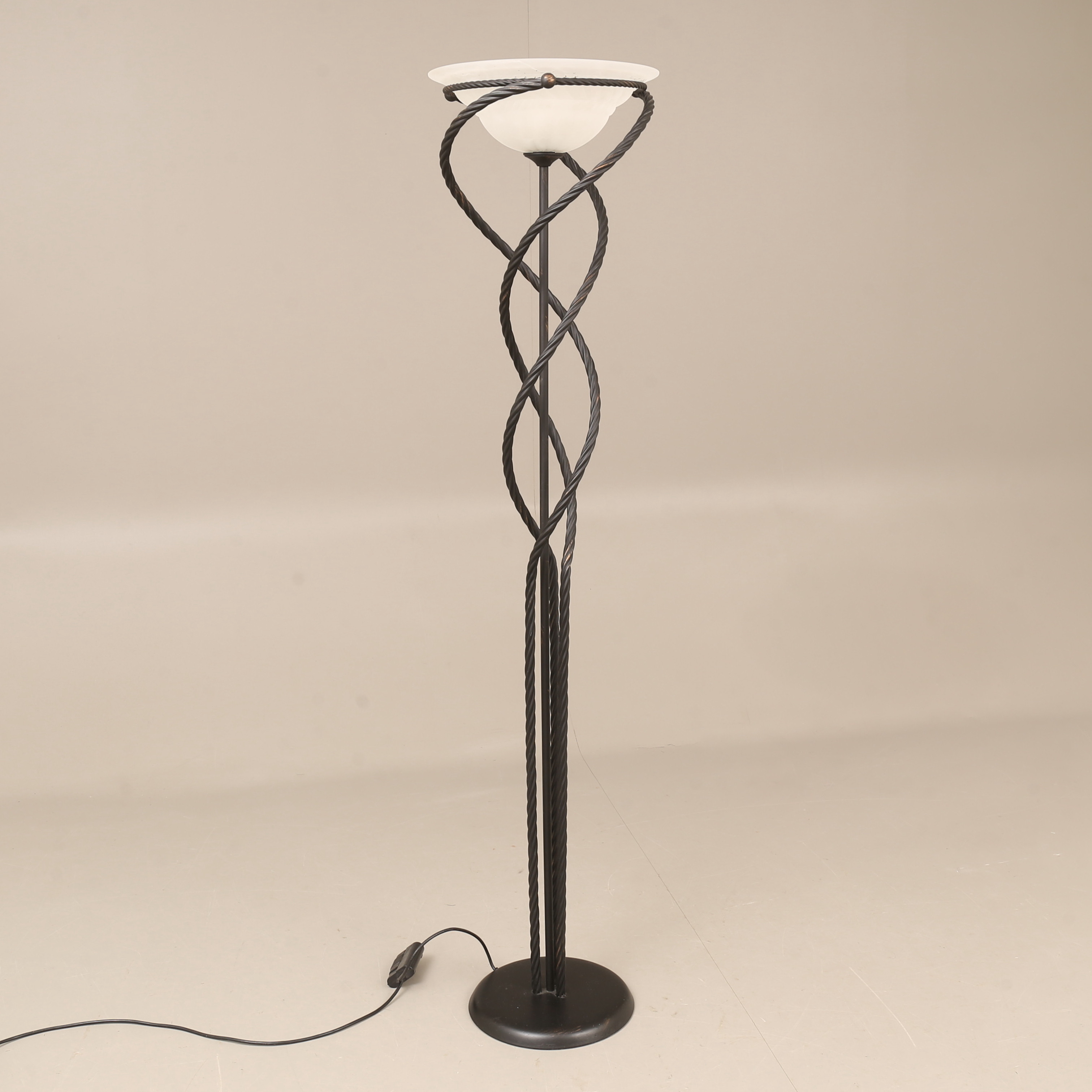 GOLVLAMPA, metall, frostat glas.