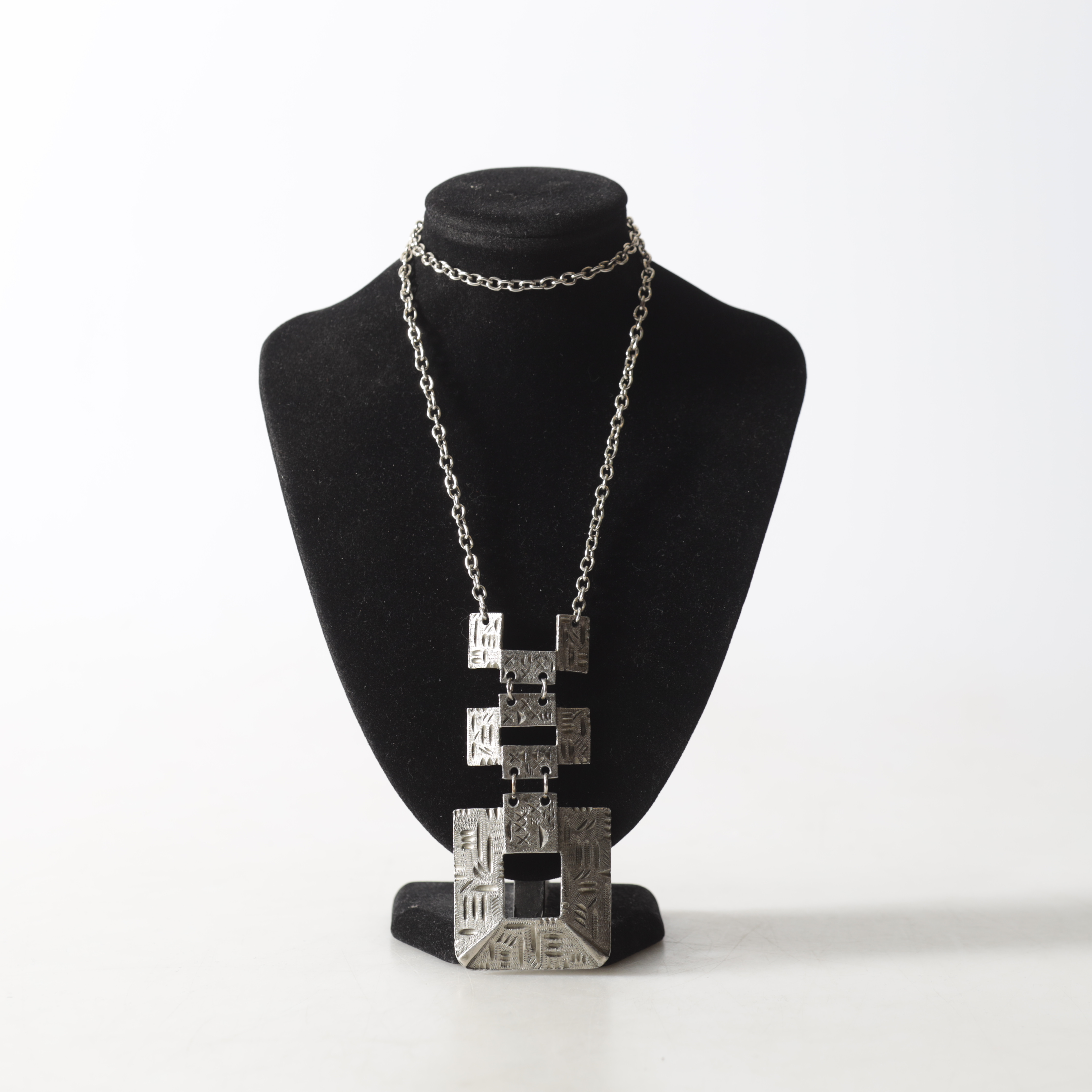 HÄNGE, med kedja, tenn, 1900-tal.