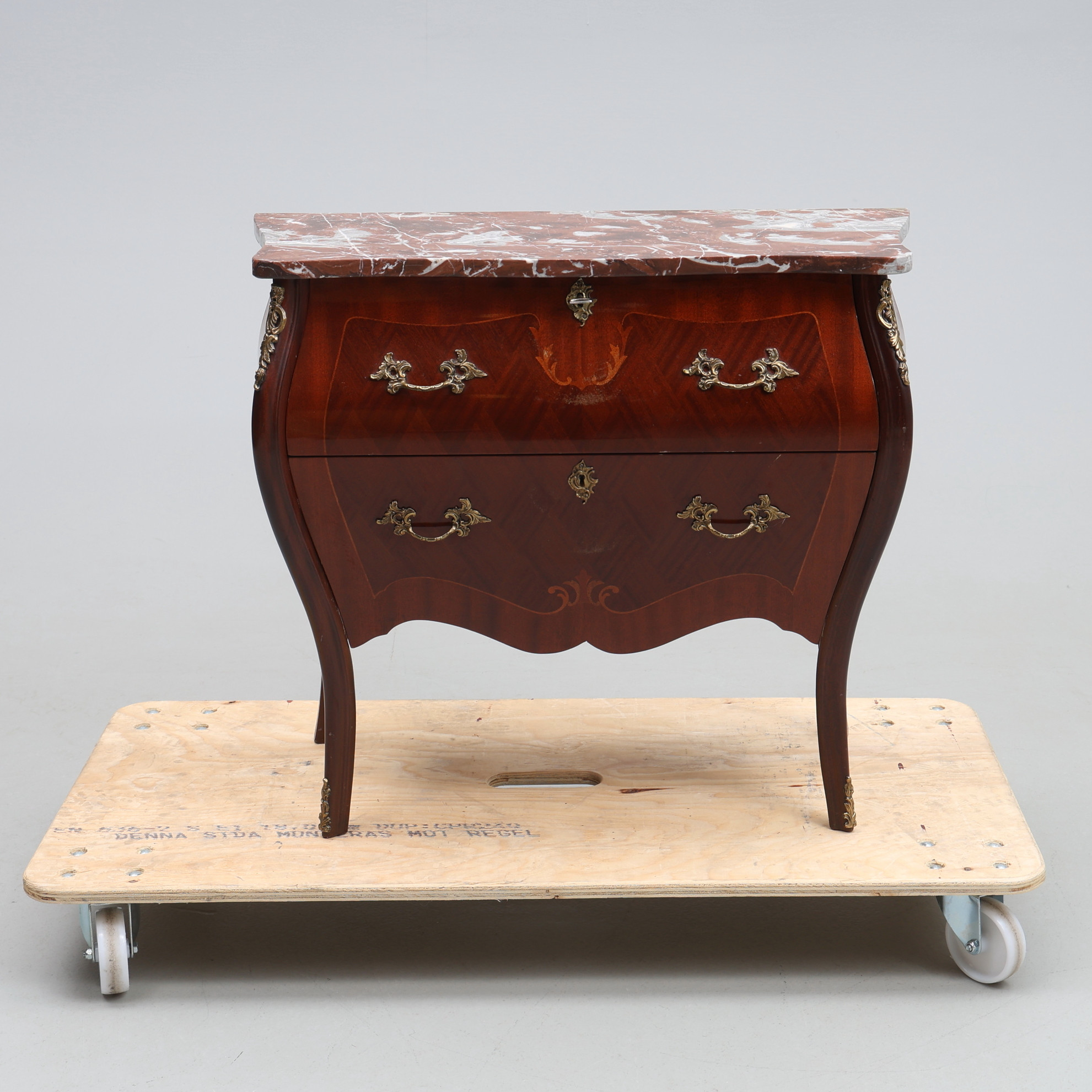 BYRÅ, rokokostil, marmorskiva, 1900-tal.