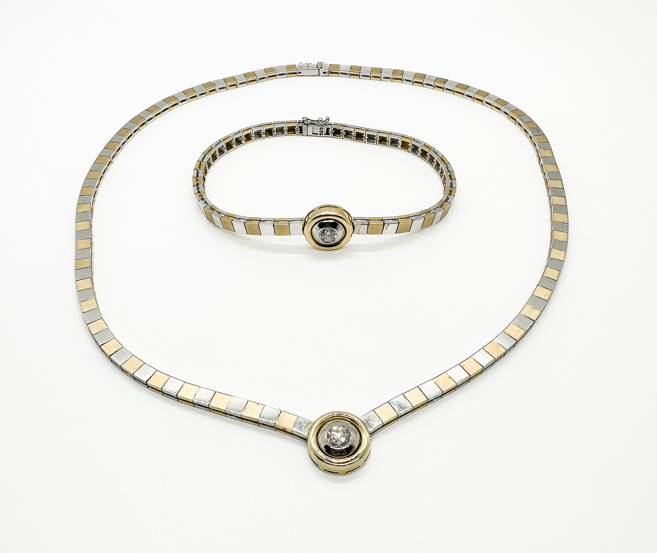 COLLIER & ARMBAND, 14k Guld, brilliantslipad diamanter.
