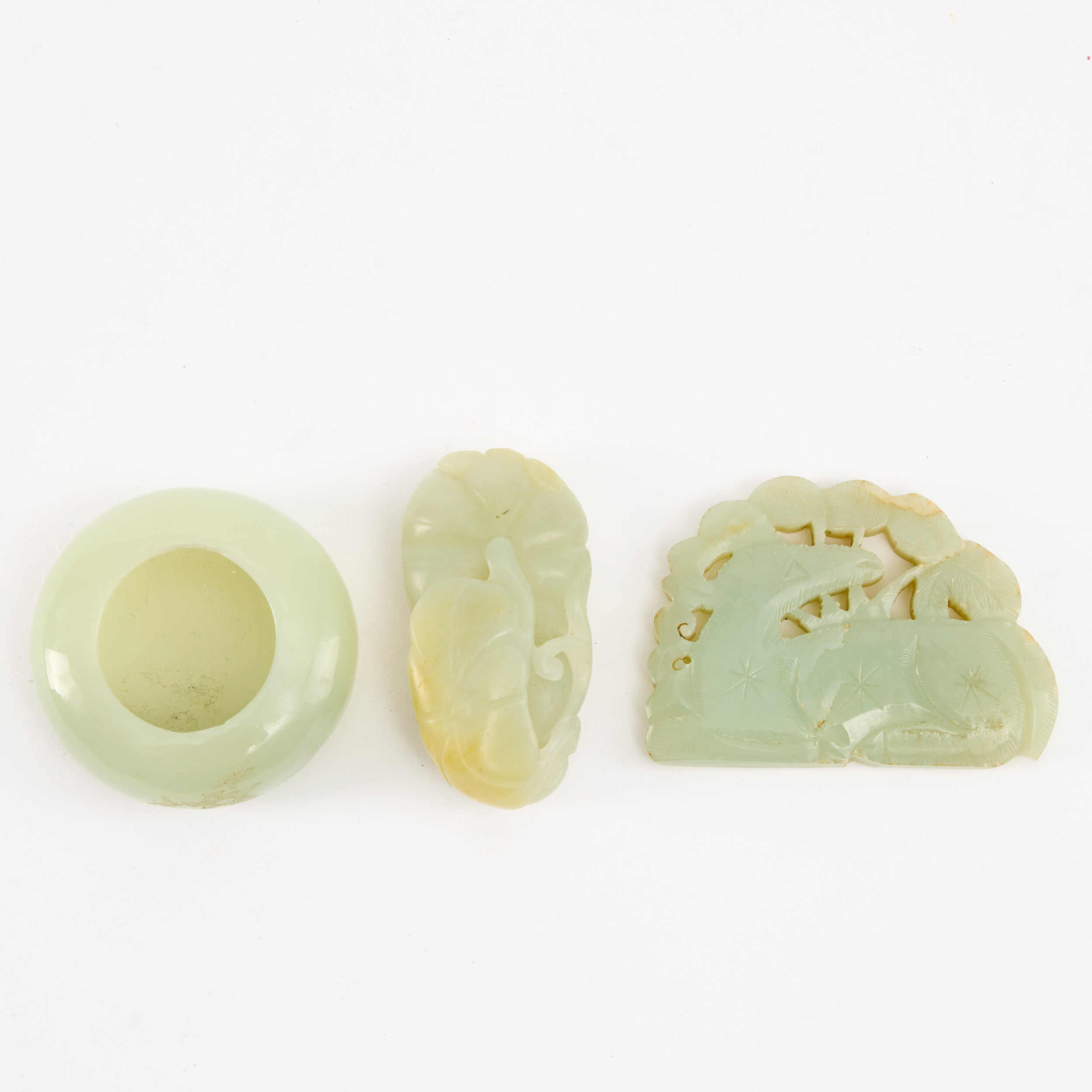 SKÅL SAMT PLAKETT OCH FIGUR Kina Jade.