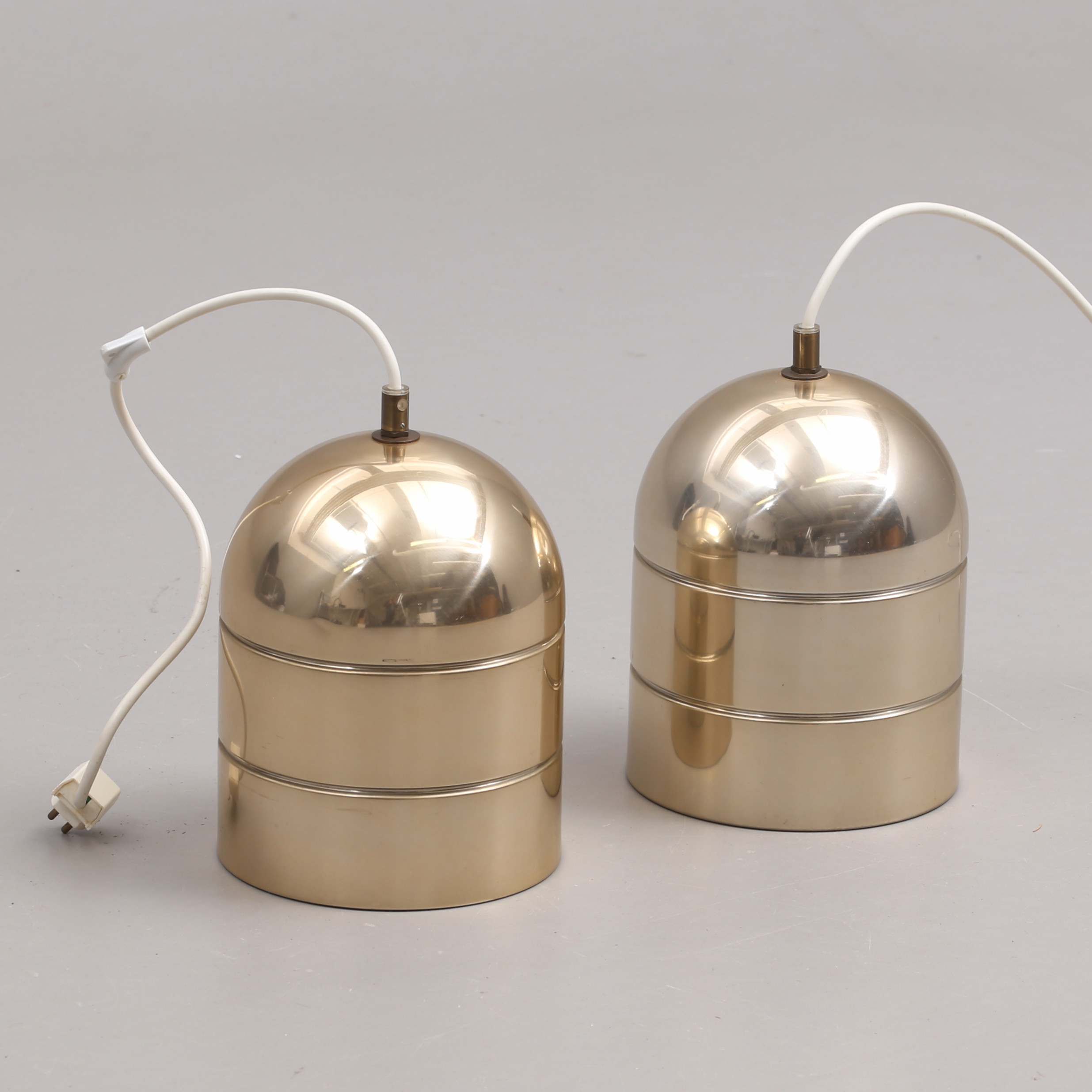 TAKLAMPOR, ett par, gulmetall, Thorn EMI, 1900-talets andra hälft.