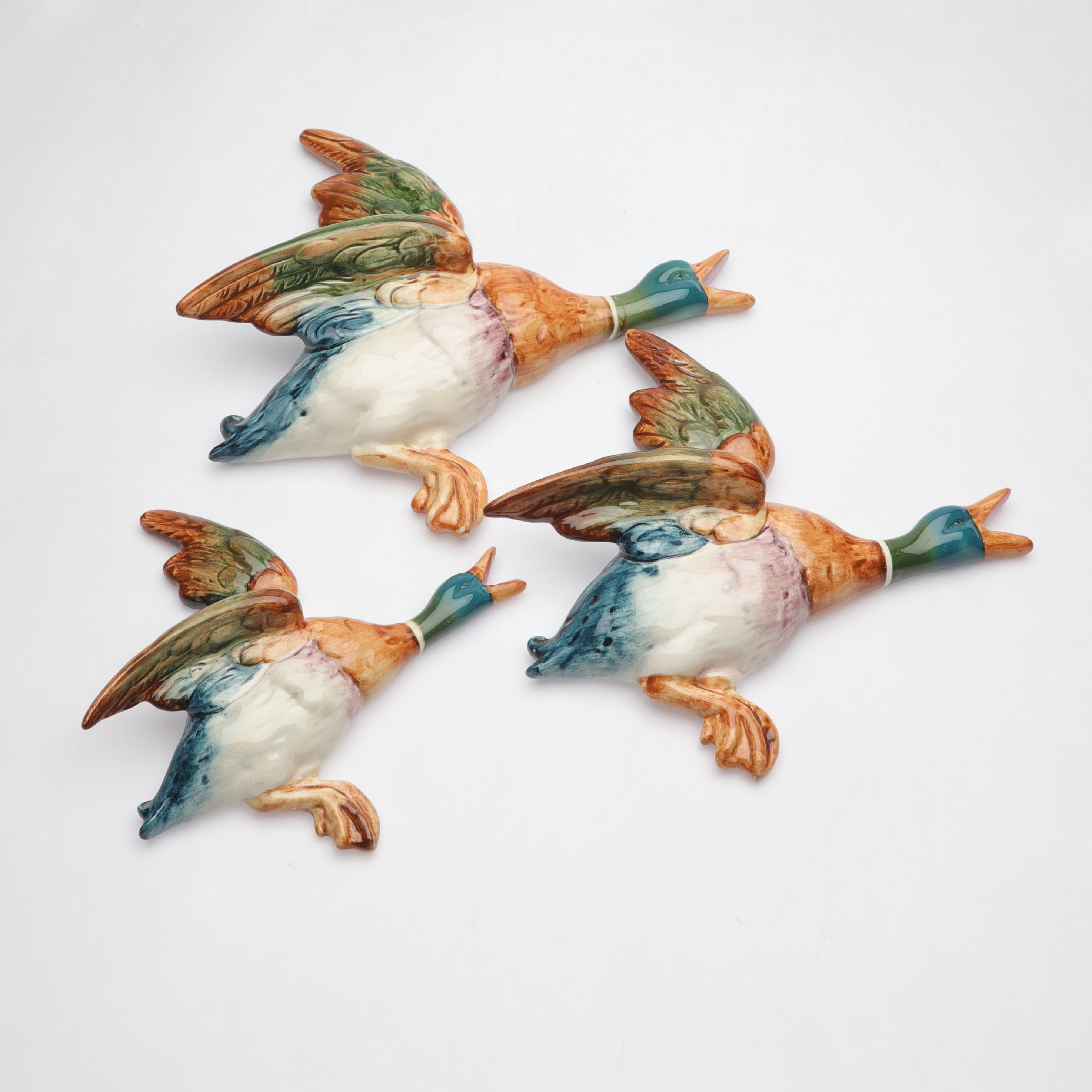 VÄGGFIGURINER, 3 st, flintgods, Beswick, England, 1900-tal.