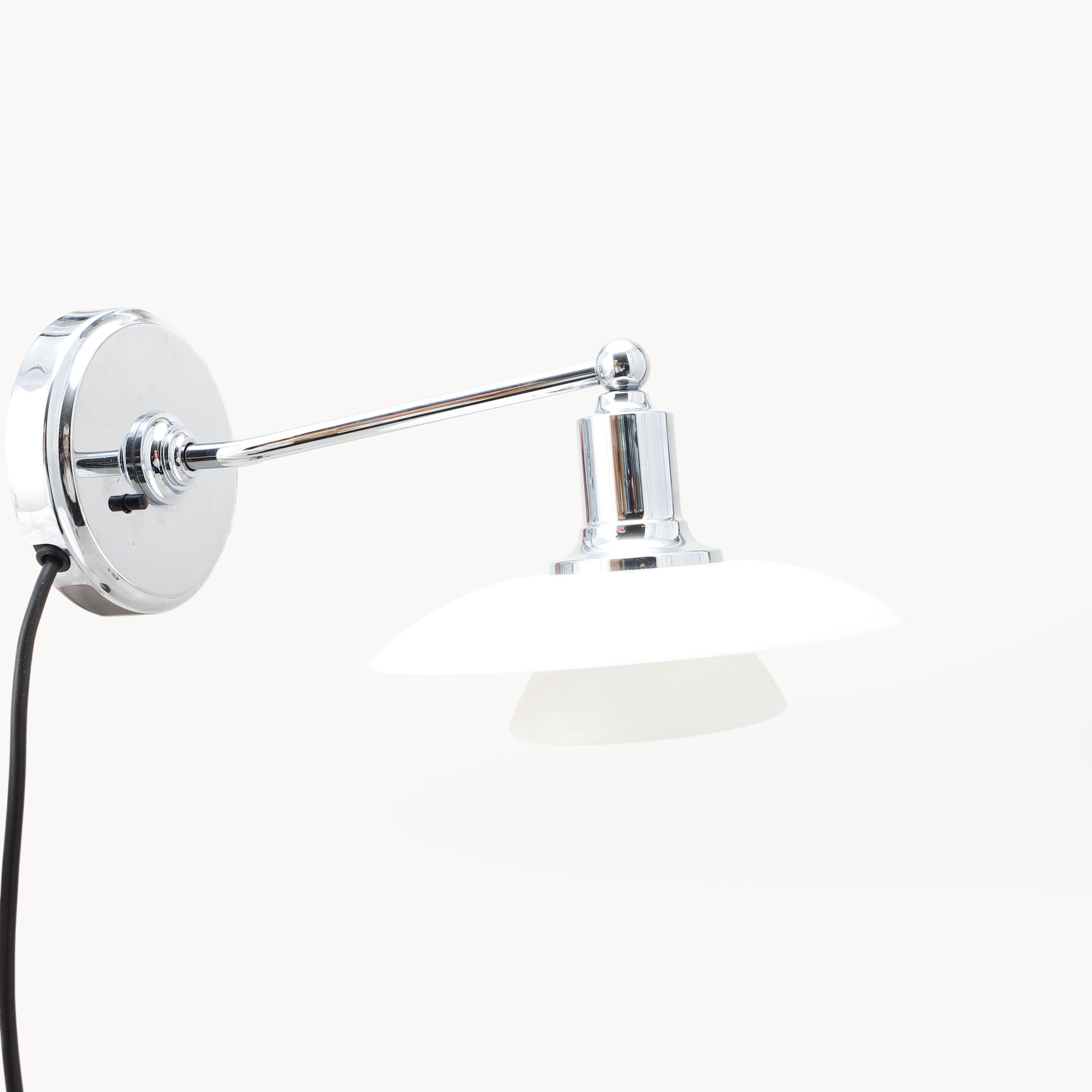 POUL HENNINGSEN. Vägglampa, "PH 2/1", Louis Poulsen, 2000-tal.
