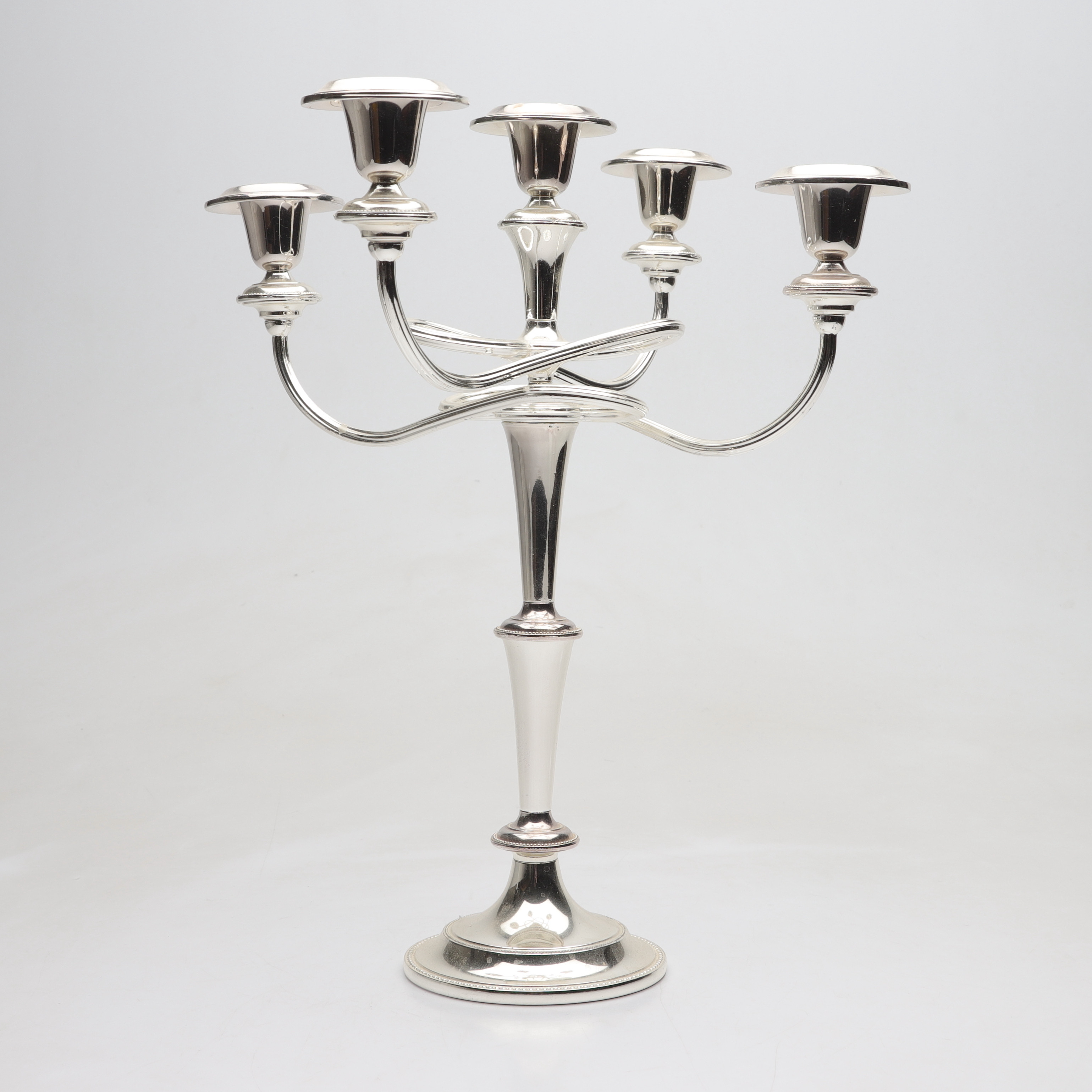 KANDELABER, vitmetall, 1900-talets andra hälft.