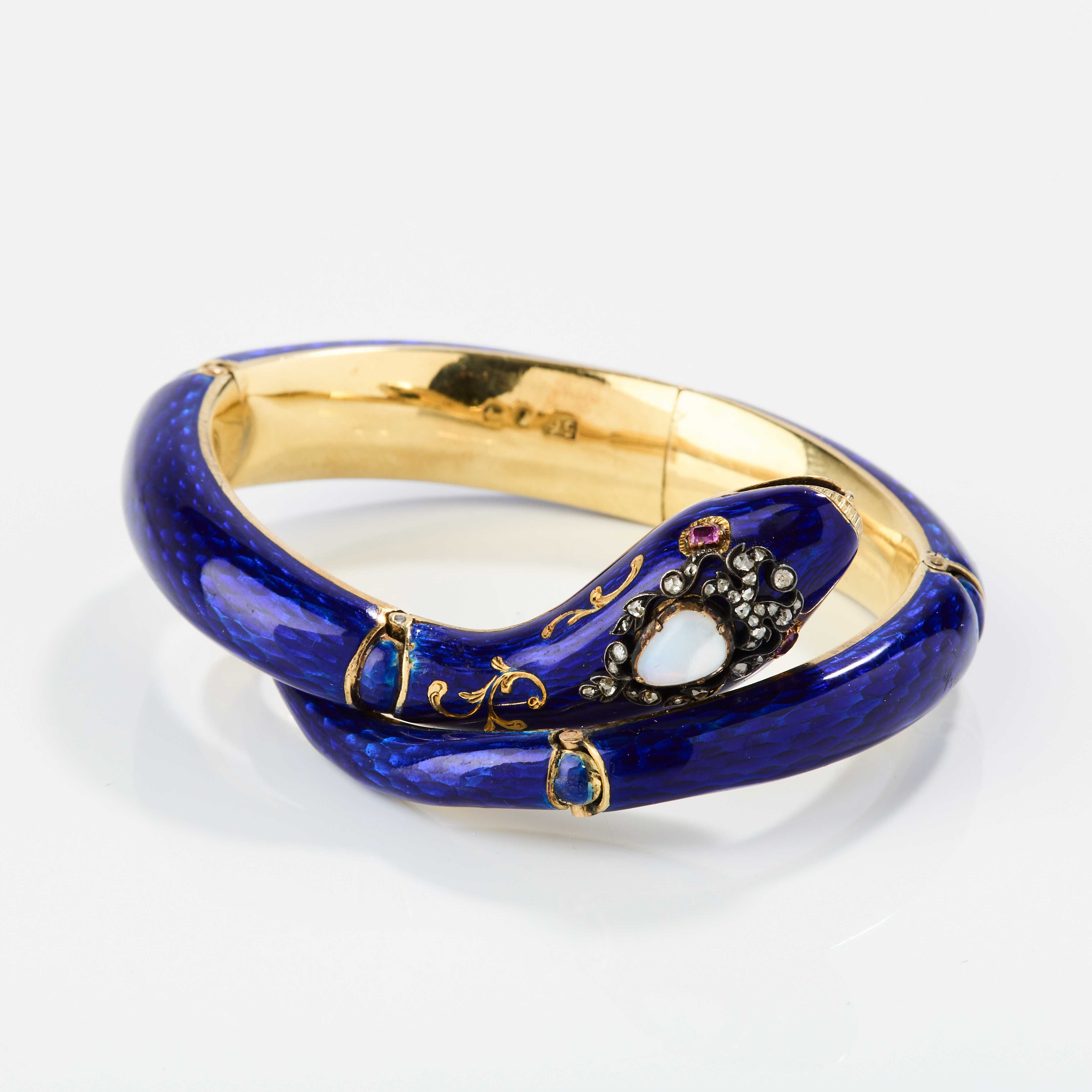 ARMRING, 14K guld, emalj, opal, rubiner och diamanter, sannolikt Jaroslav , Ryssland 1850/60-tal.