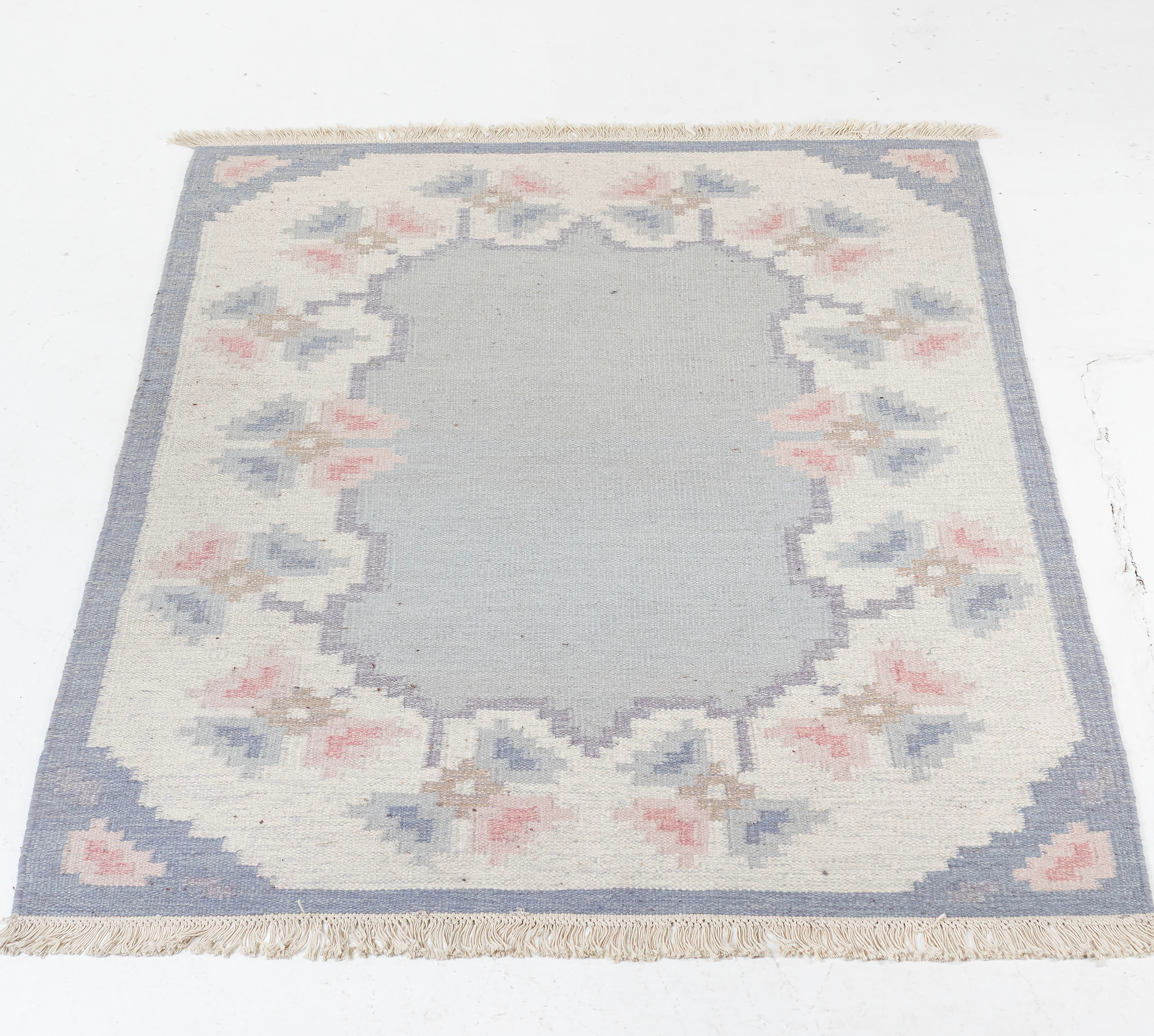 MATTA, rölakan ca 220 x 140 cm.