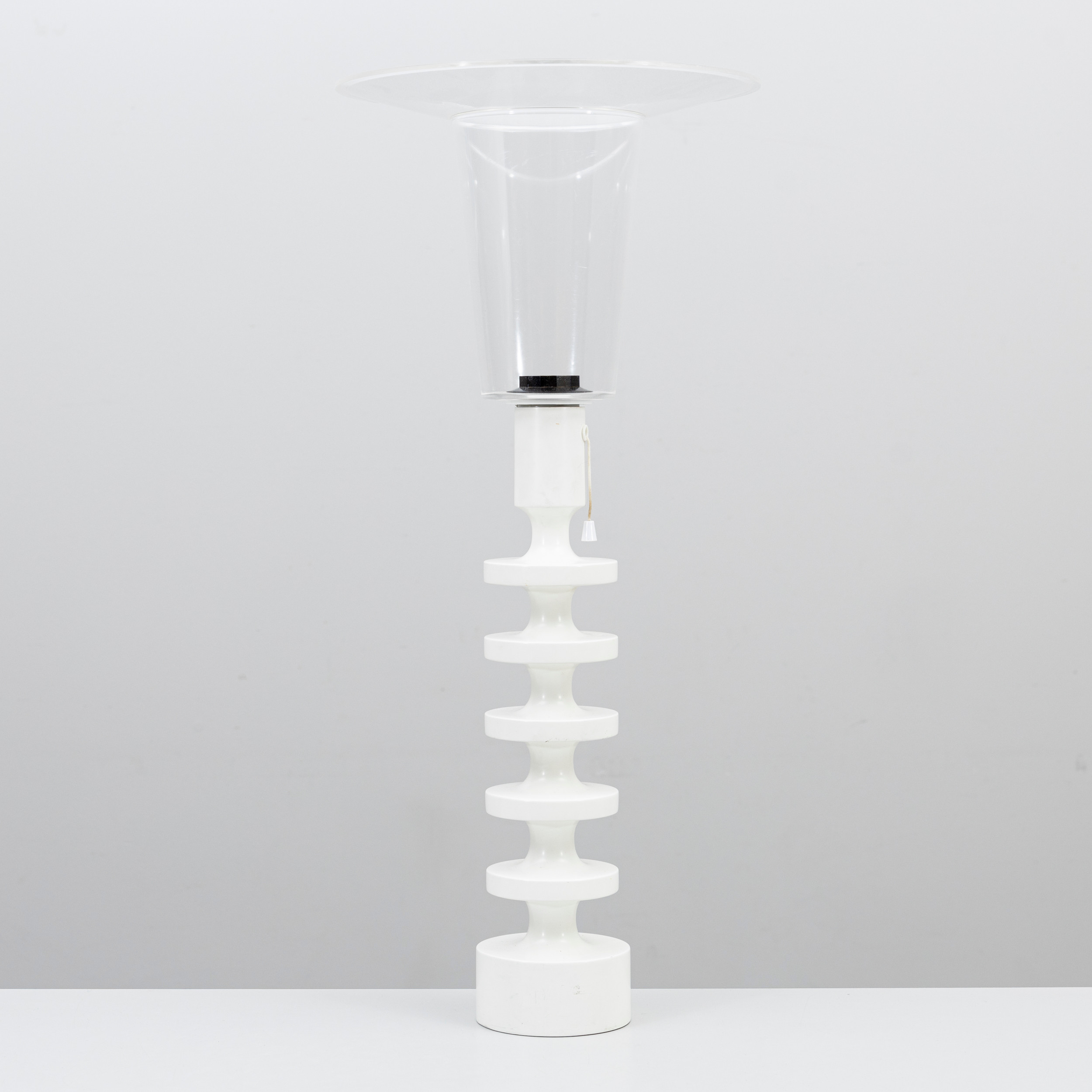 UNO & ÖSTEN KRISTIANSSON. Bordslampa, trä och plast, "Flens", Luxus, Vittsjö, 1960-tal.